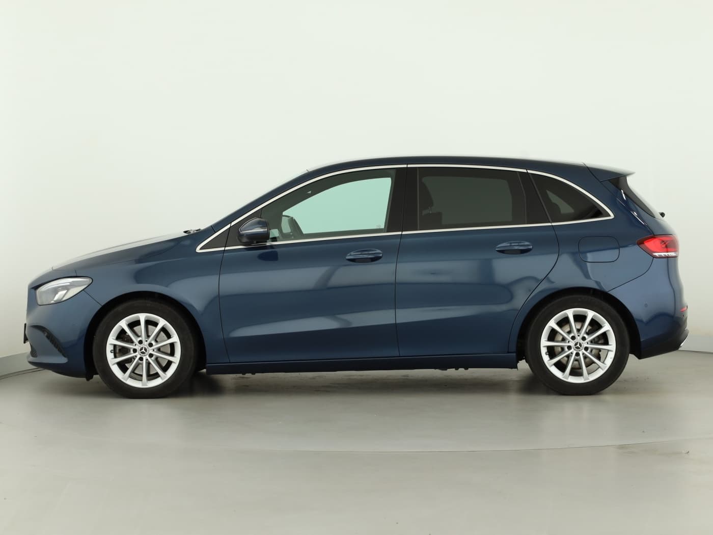 Mercedes-Benz B 220 4M Bild 7