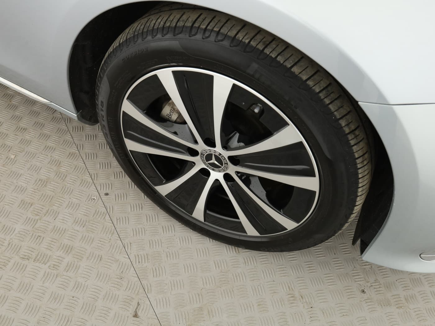 Mercedes-Benz E 400 d 4M T Bild 22