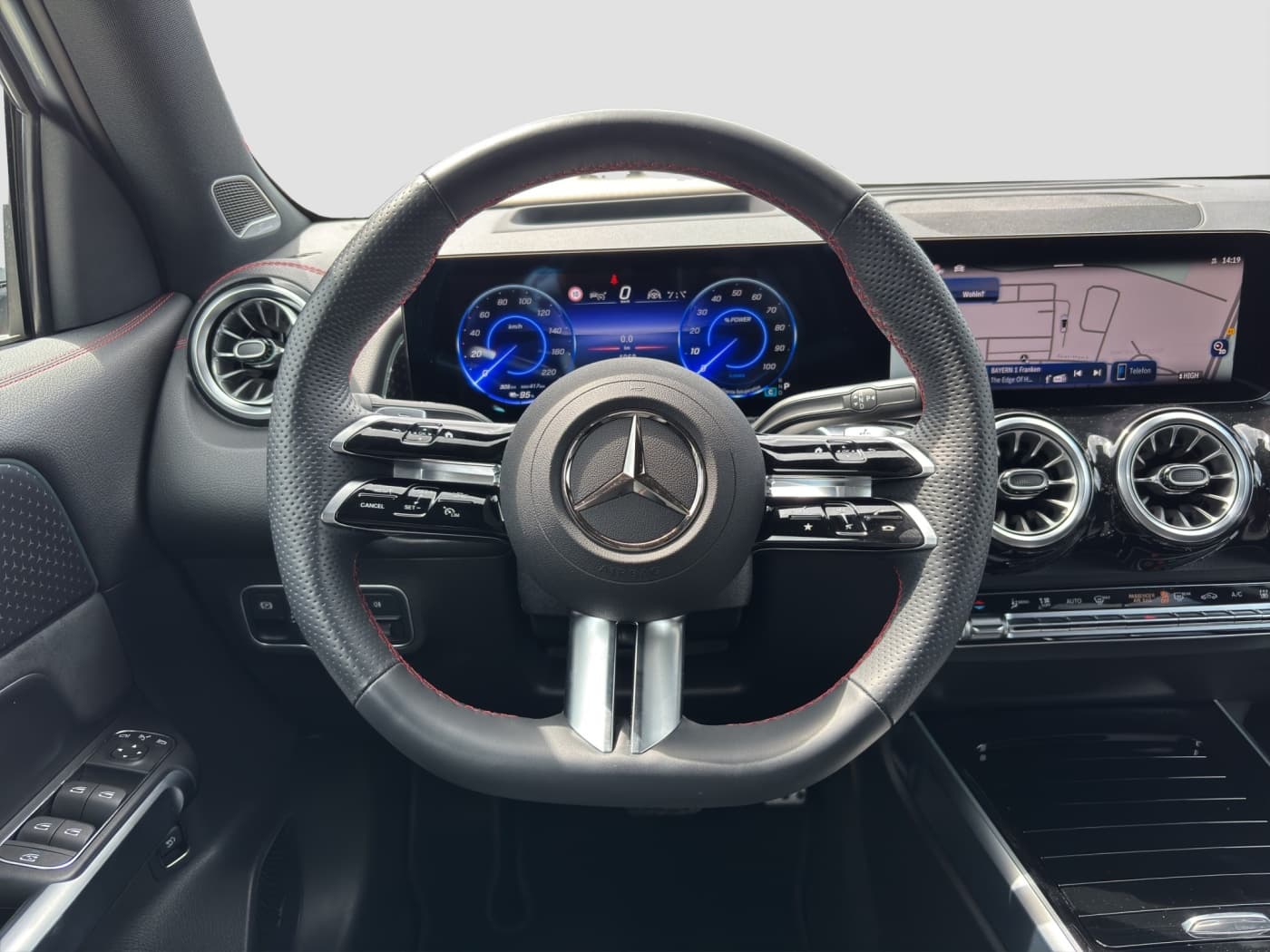 Mercedes-Benz EQB 300 4M Bild 10
