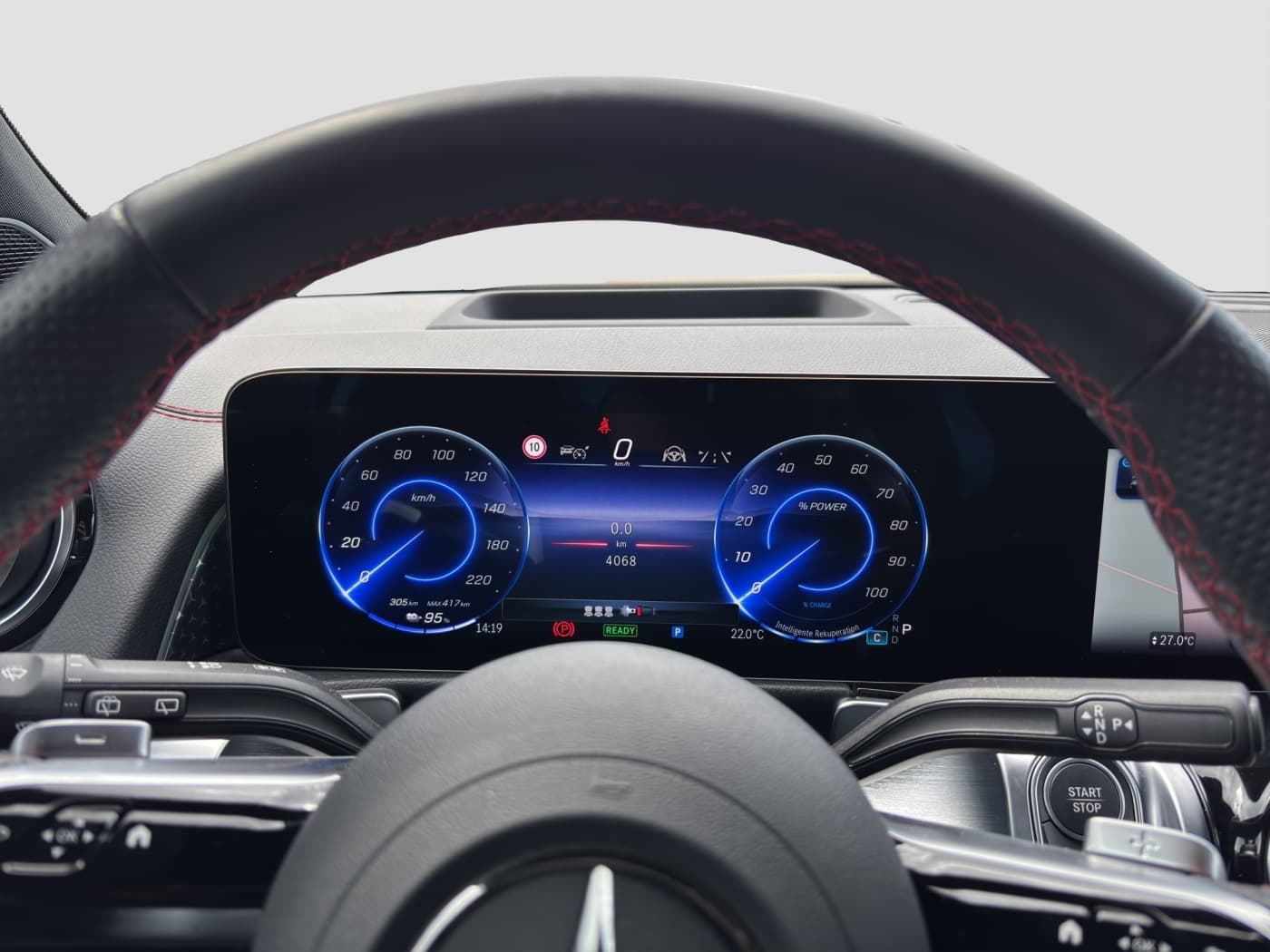 Mercedes-Benz EQB 300 4M Bild 11
