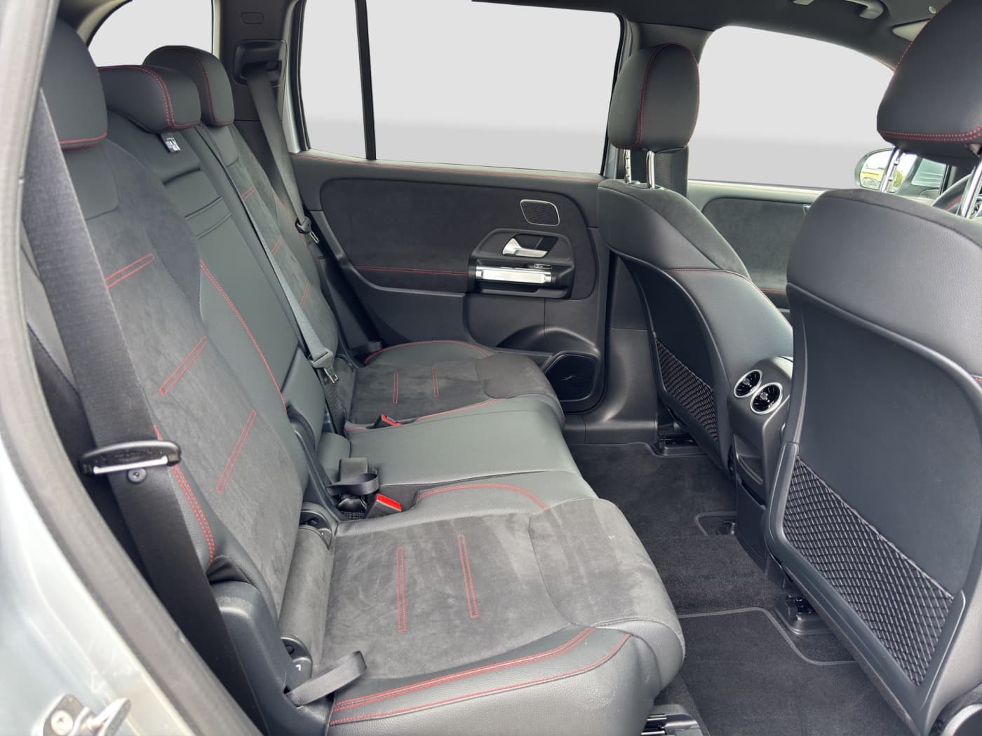 Mercedes-Benz EQB 300 4M Bild 16