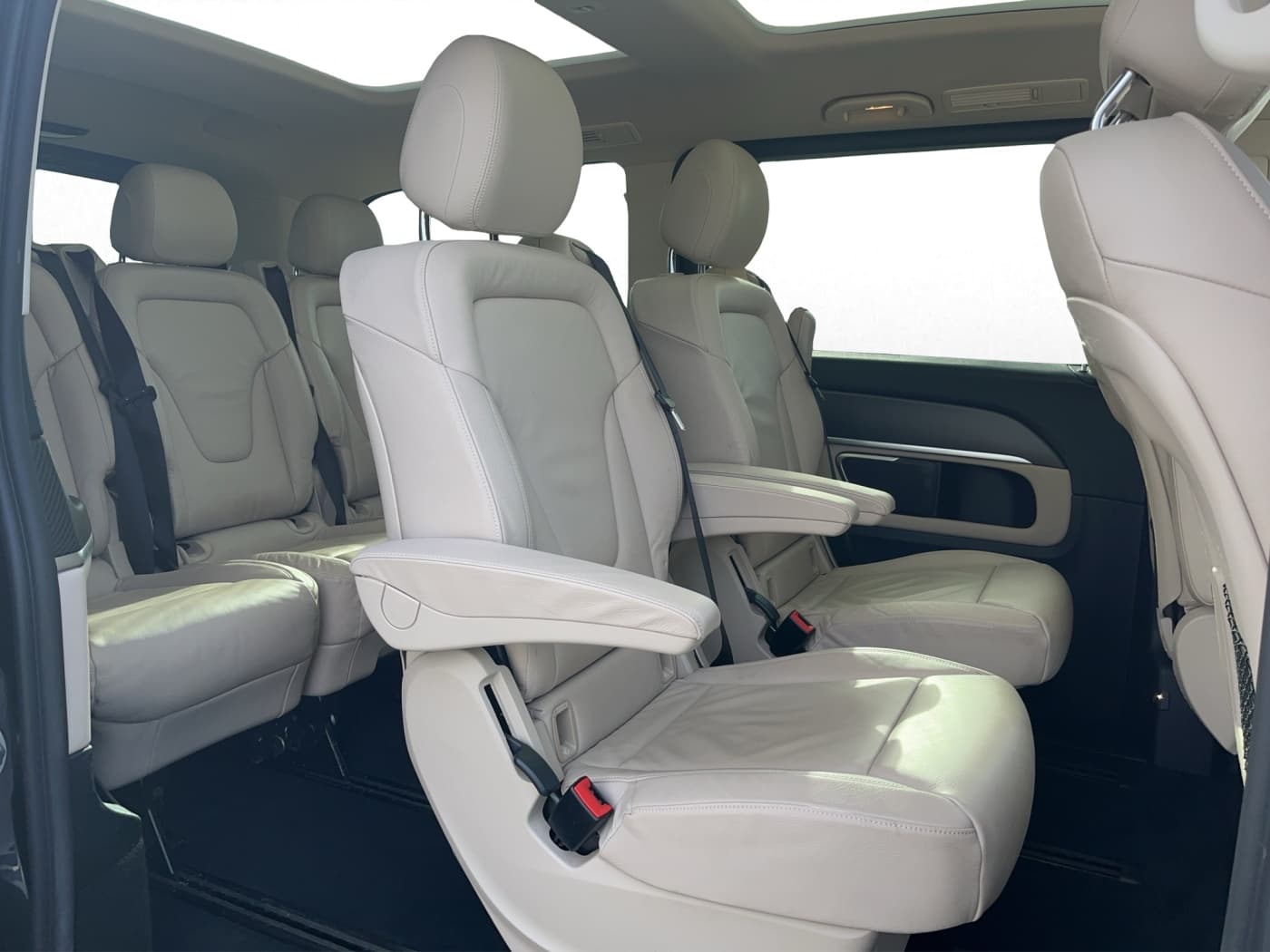 Mercedes-Benz V 300 d Avantgarde Edition AMG Bild 13