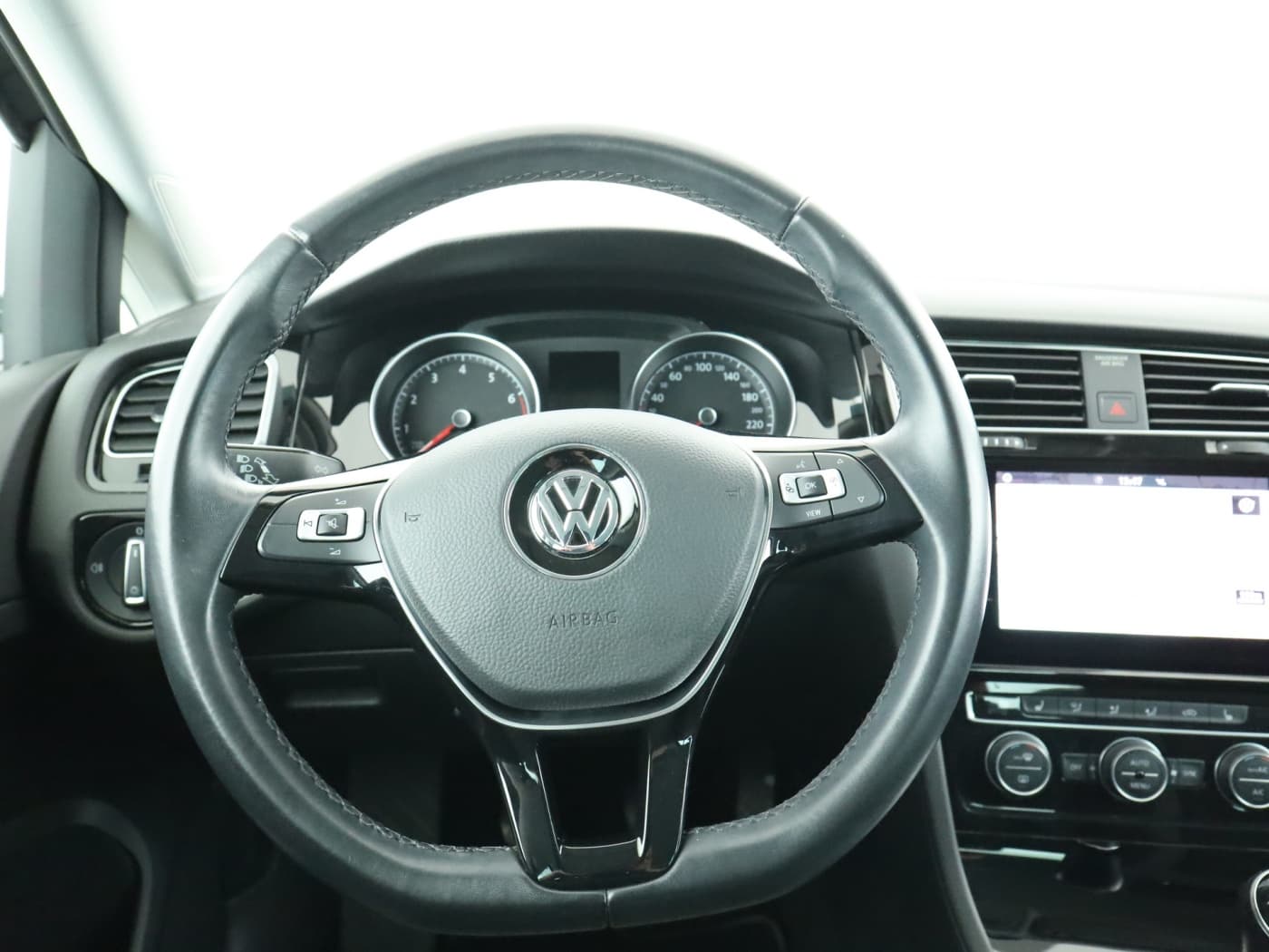 Volkswagen Golf VII 1.5 TSI ACT BMT Highline Bild 11