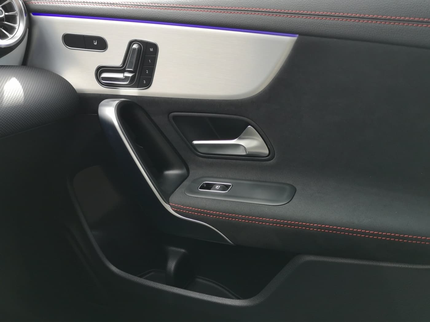Mercedes-Benz CLA 220 4M Bild 14