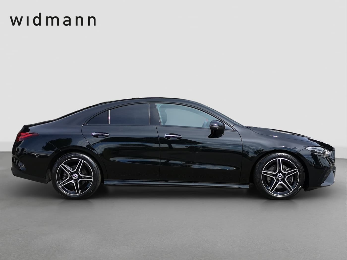 Mercedes-Benz CLA 220 4M Bild 6