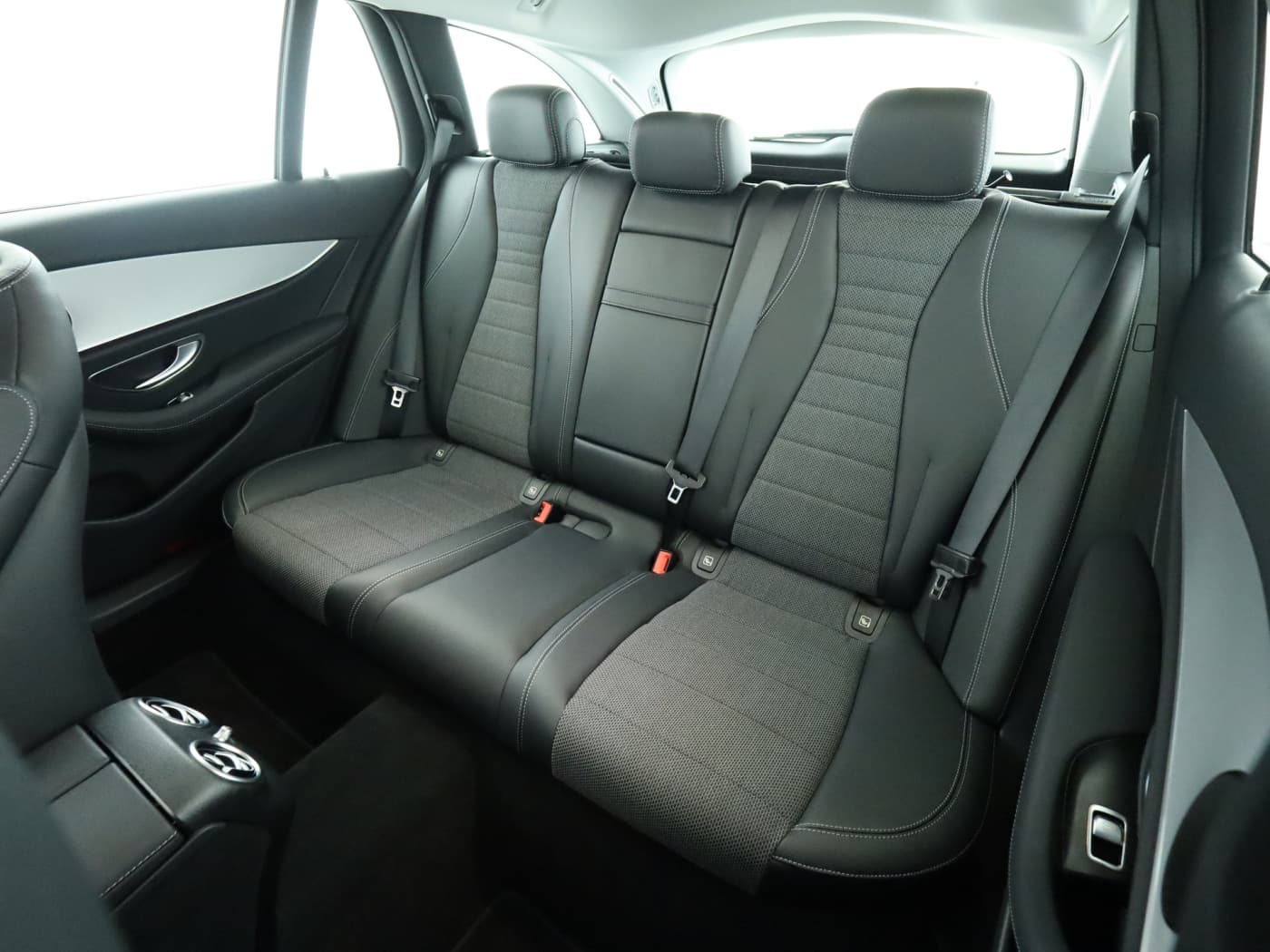 Mercedes-Benz E 300 d 4M T Bild 18