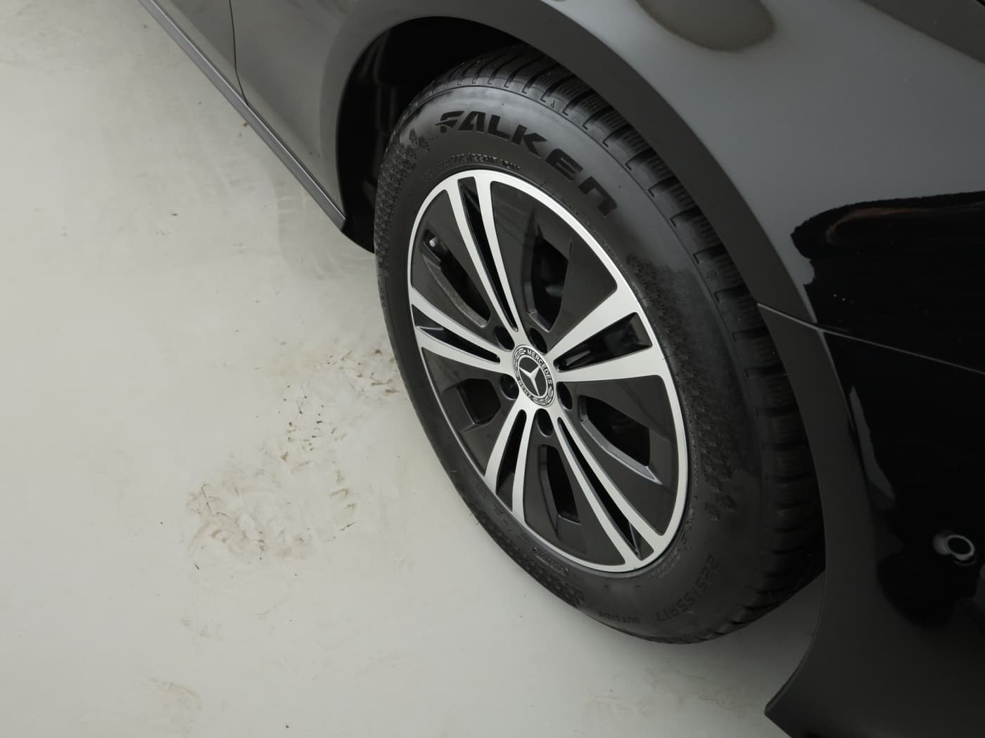 Mercedes-Benz E 300 d 4M T Bild 21