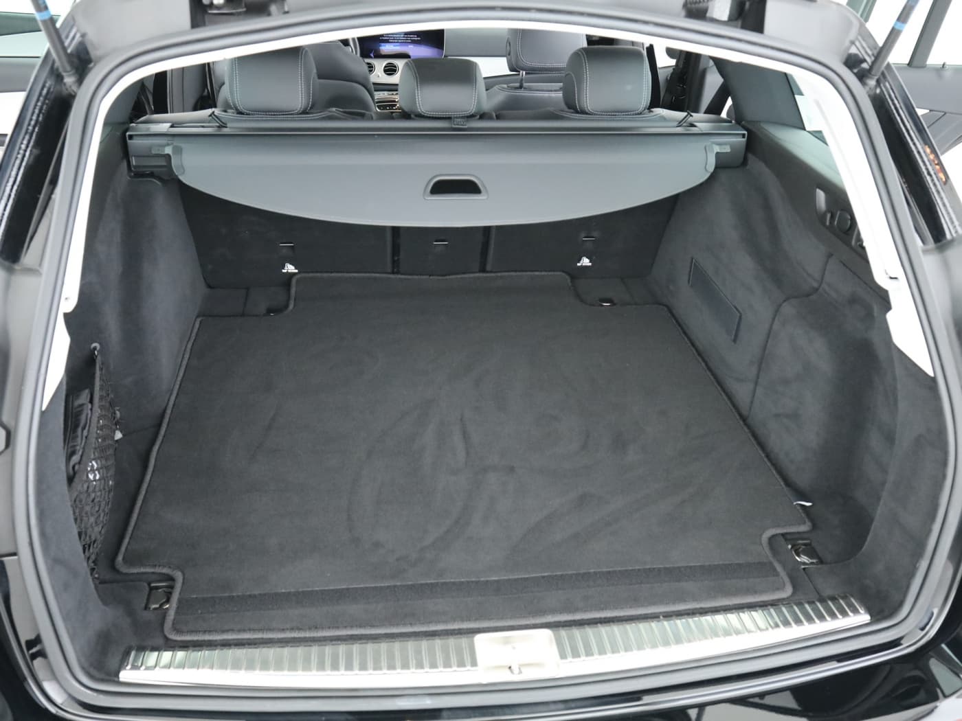 Mercedes-Benz E 300 d 4M T Bild 22