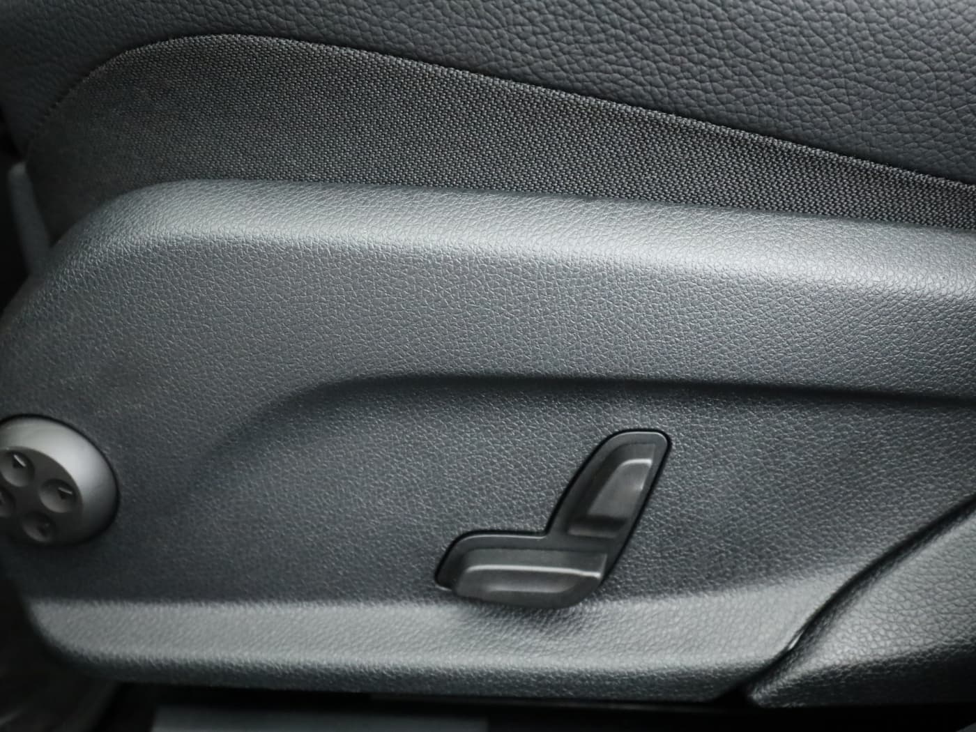 Mercedes-Benz E 300 d 4M T Bild 25