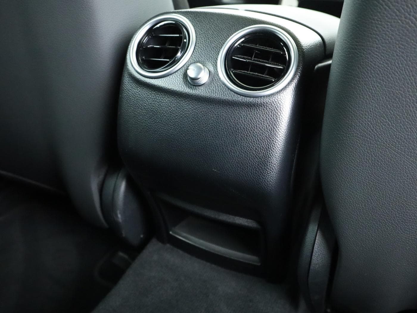 Mercedes-Benz EQC 400 4M Bild 24