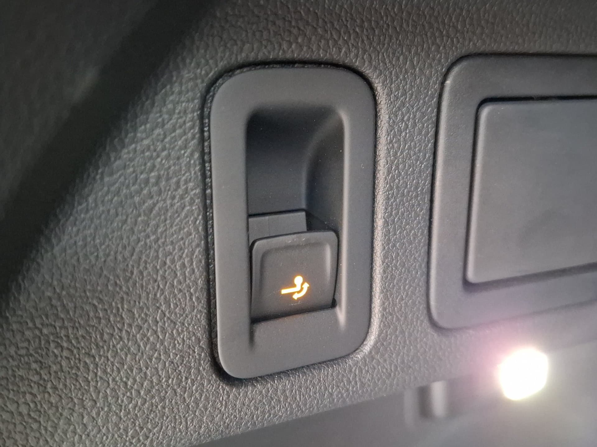 Volkswagen Tiguan 1.5 TSI 150 PS DSG AHK Kamera LED NAVI Bild 17