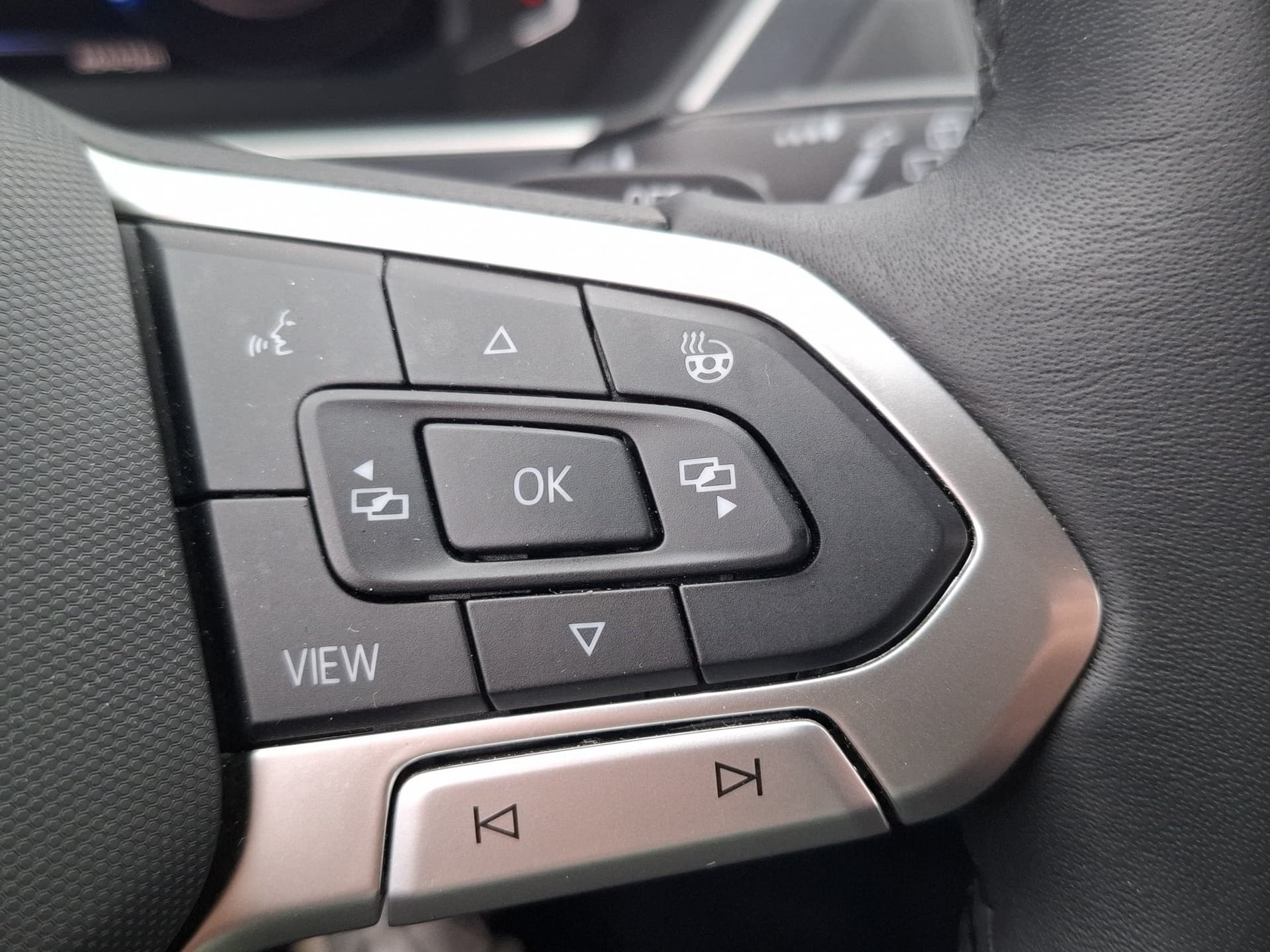 Volkswagen Tiguan 1.5 TSI 150 PS DSG AHK Kamera LED NAVI Bild 21