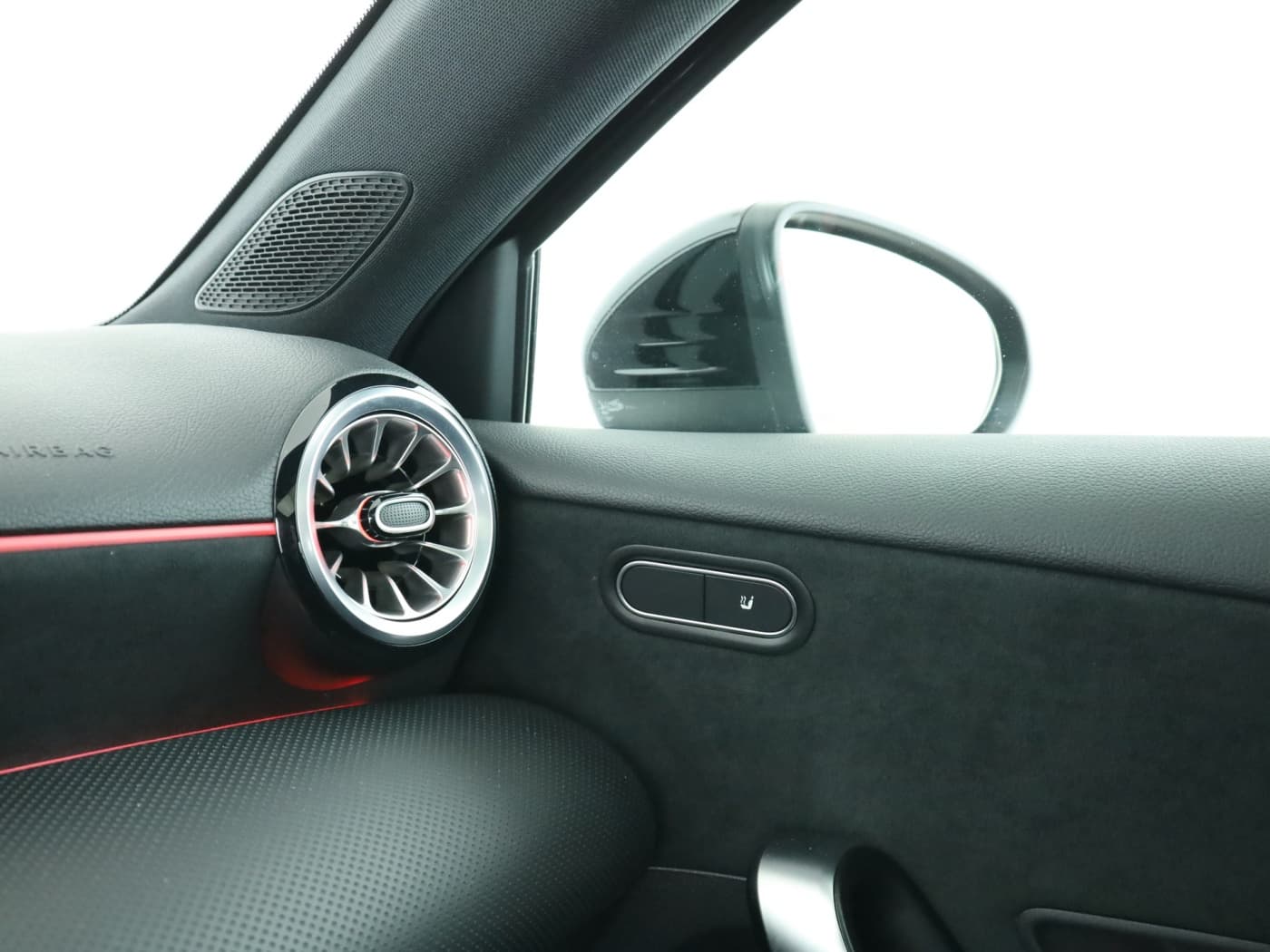 Mercedes-Benz A 250 e Bild 16