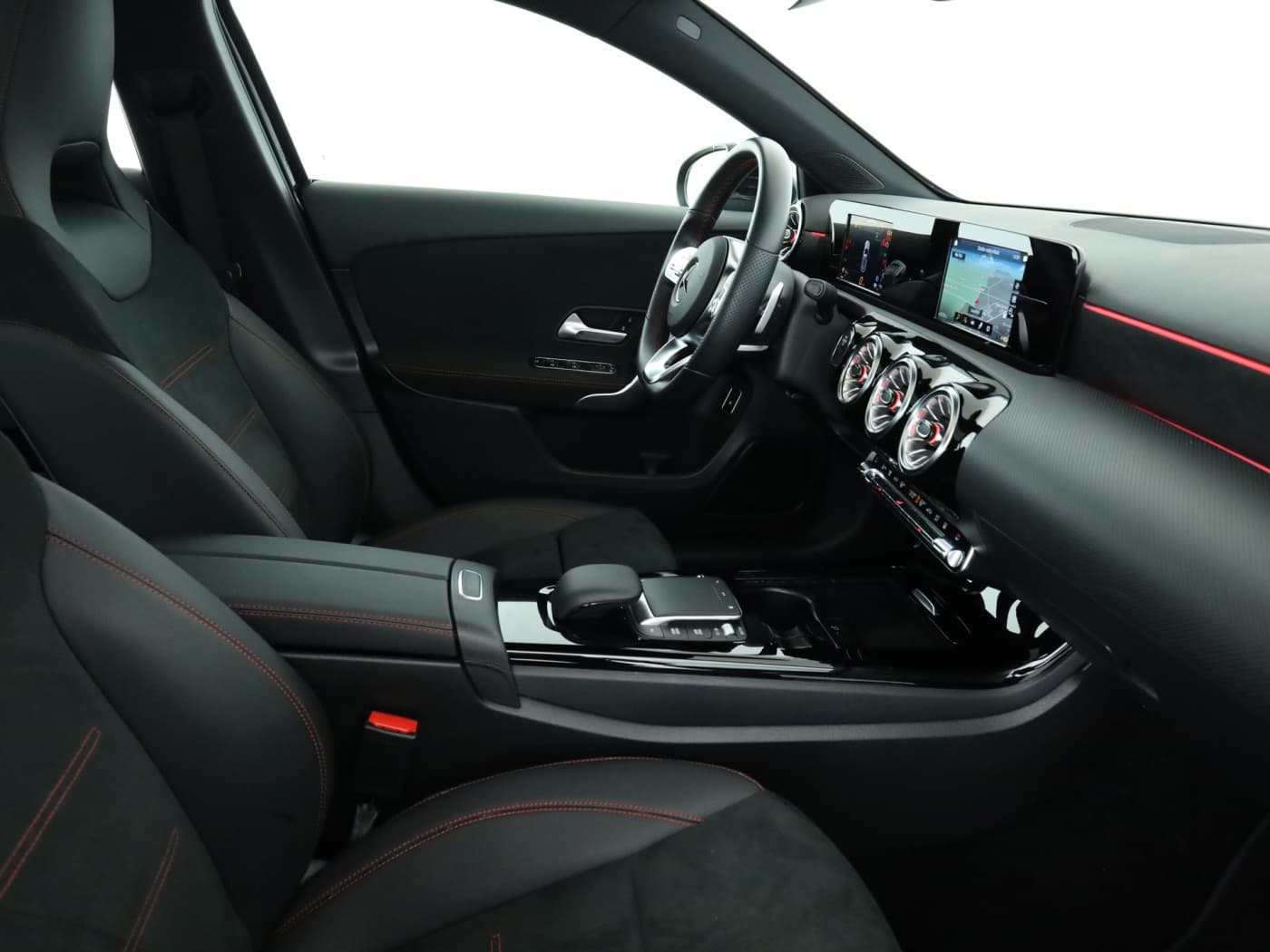 Mercedes-Benz A 250 e Bild 17