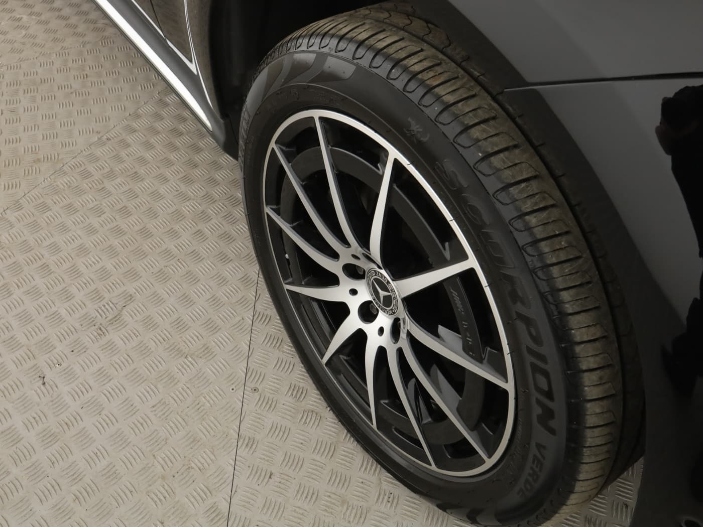 Mercedes-Benz EQC 400 4M Bild 21