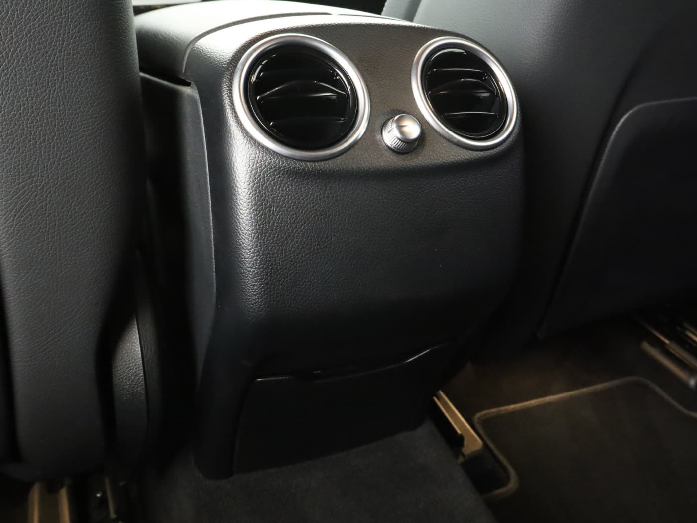 Mercedes-Benz EQC 400 4M Bild 23