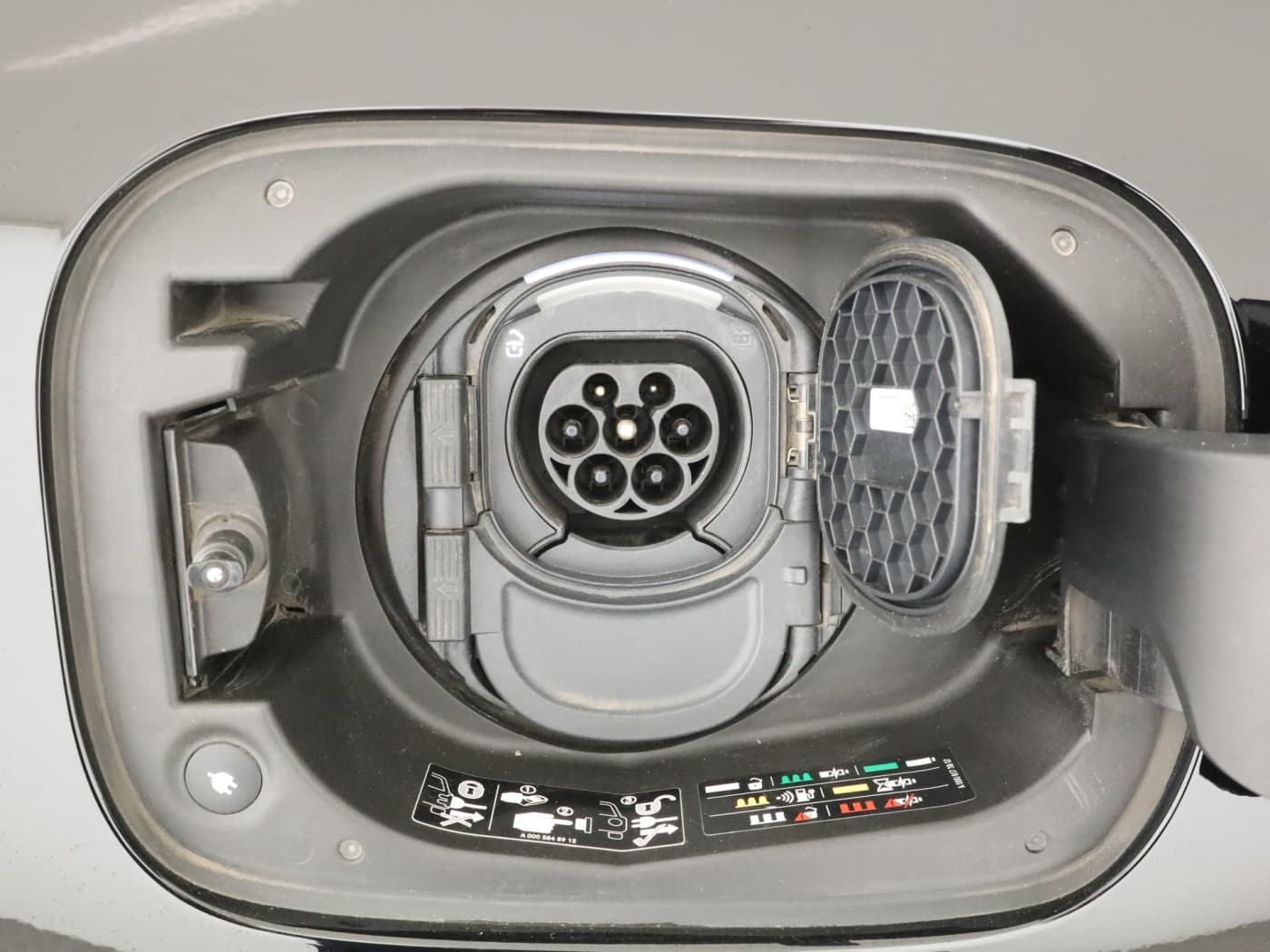 Mercedes-Benz EQC 400 4M Bild 27