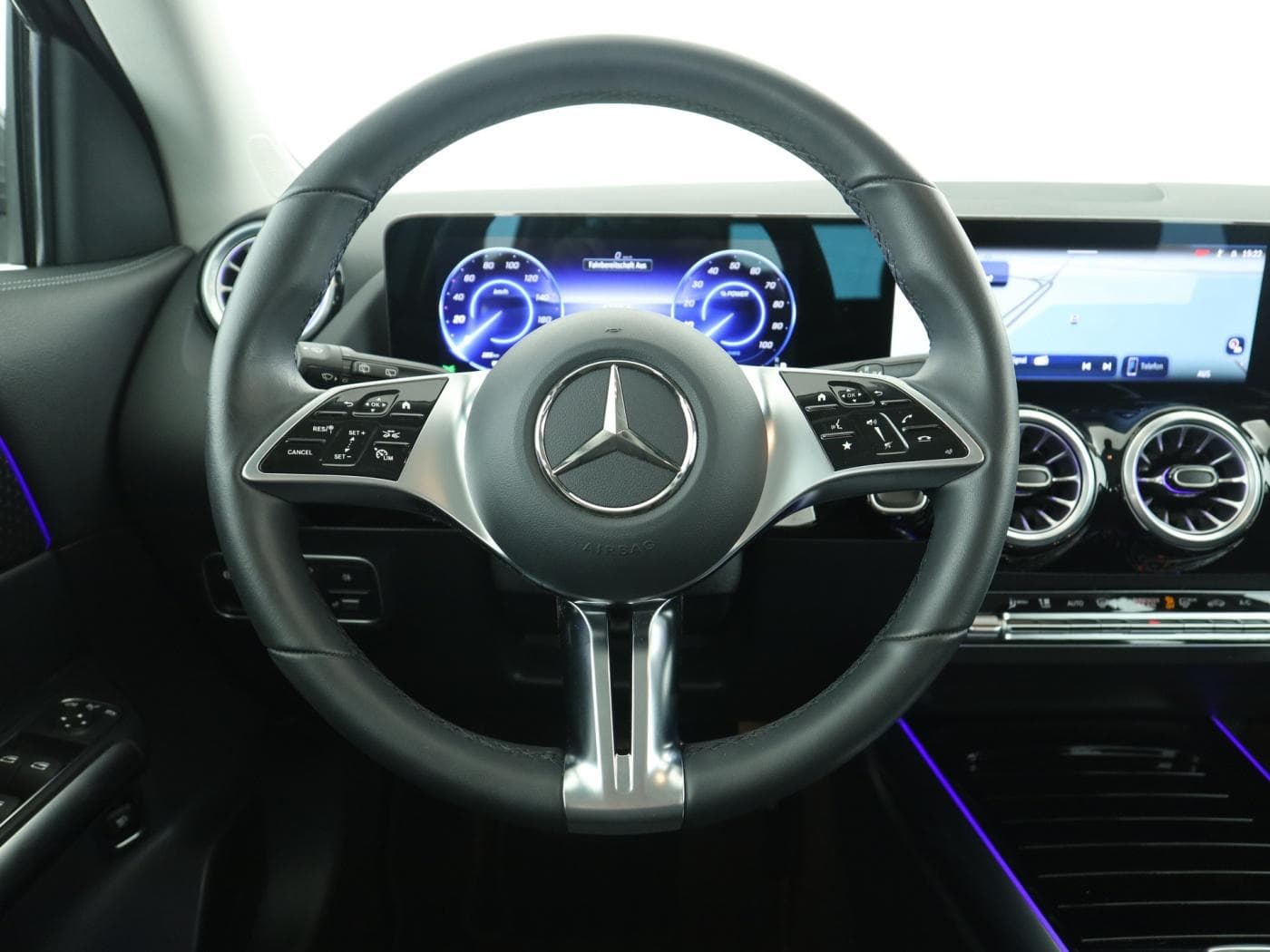 Mercedes-Benz EQA 350 4M Bild 11