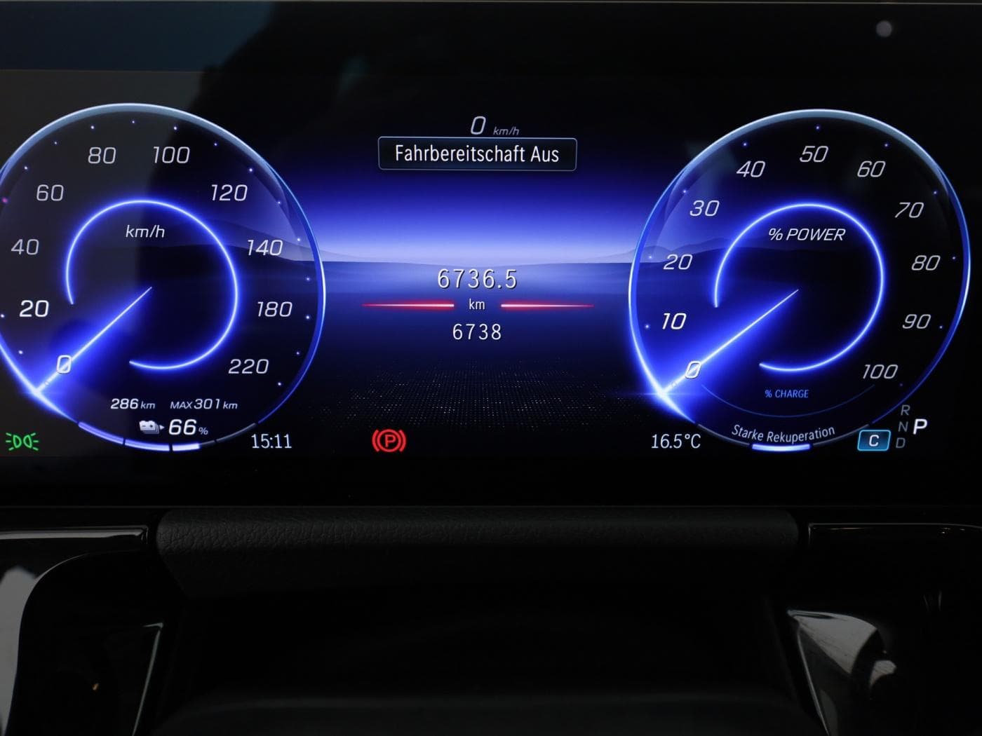 Mercedes-Benz EQA 350 4M Bild 12