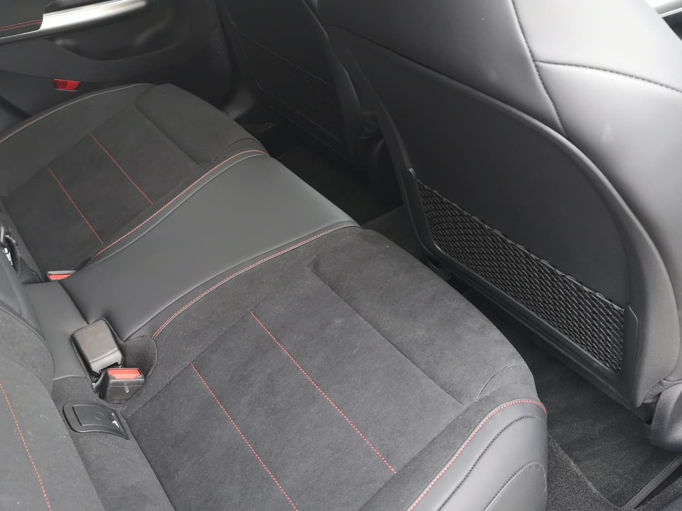 Mercedes-Benz CLA 200 Bild 17