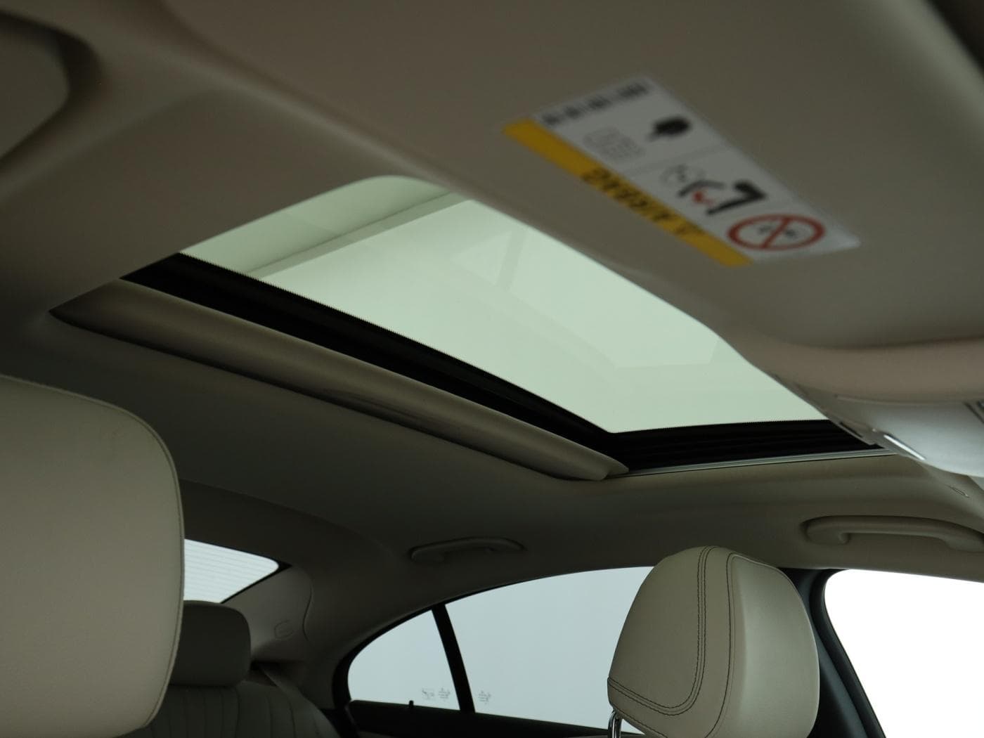 Mercedes-Benz CLS 300 d 4M Bild 21