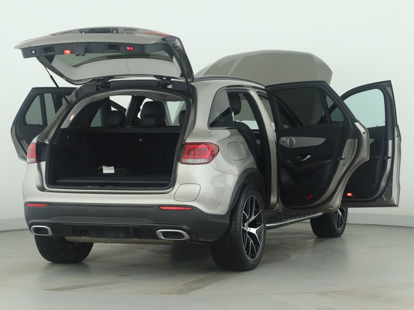 Mercedes-Benz GLC 300 e 4M Bild 9