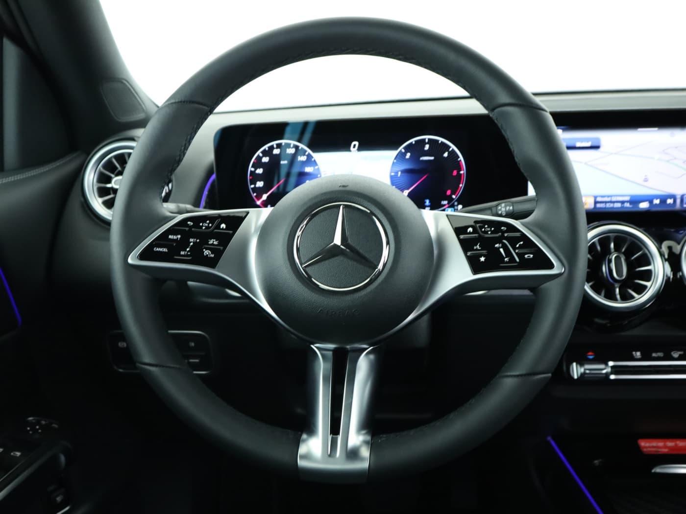 Mercedes-Benz GLB 200 d Bild 11