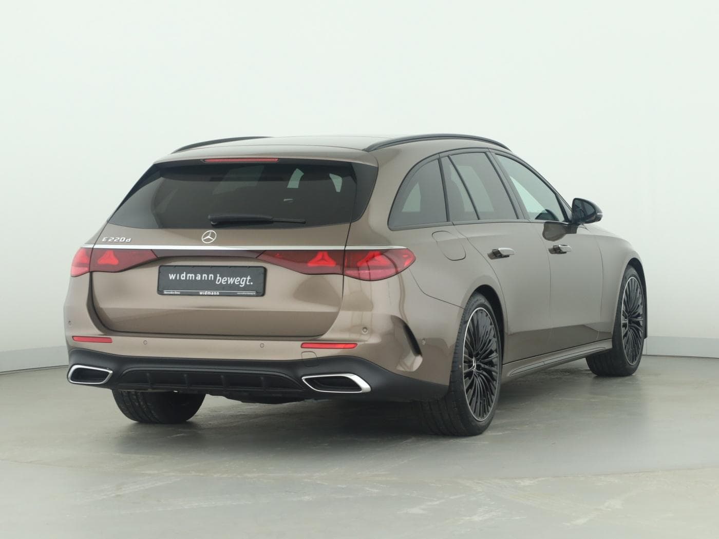 Mercedes-Benz E 220 d T-Modell Bild 2