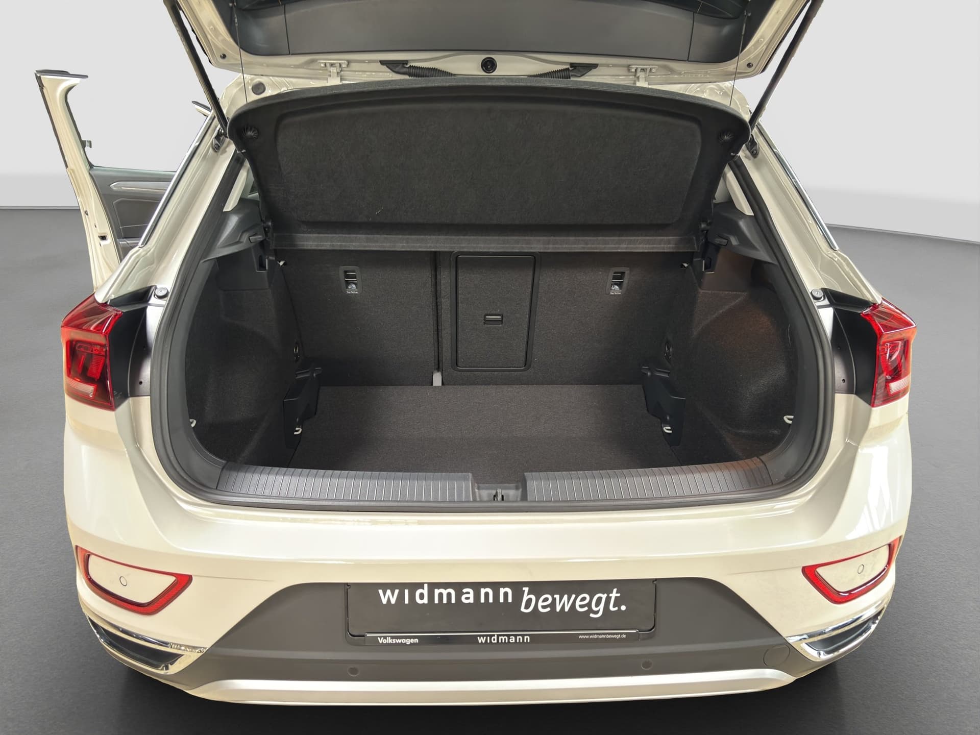 Volkswagen T-ROC Style 2.0 TDI 115 PS NAVI AHK ACC Kamera Bild 16