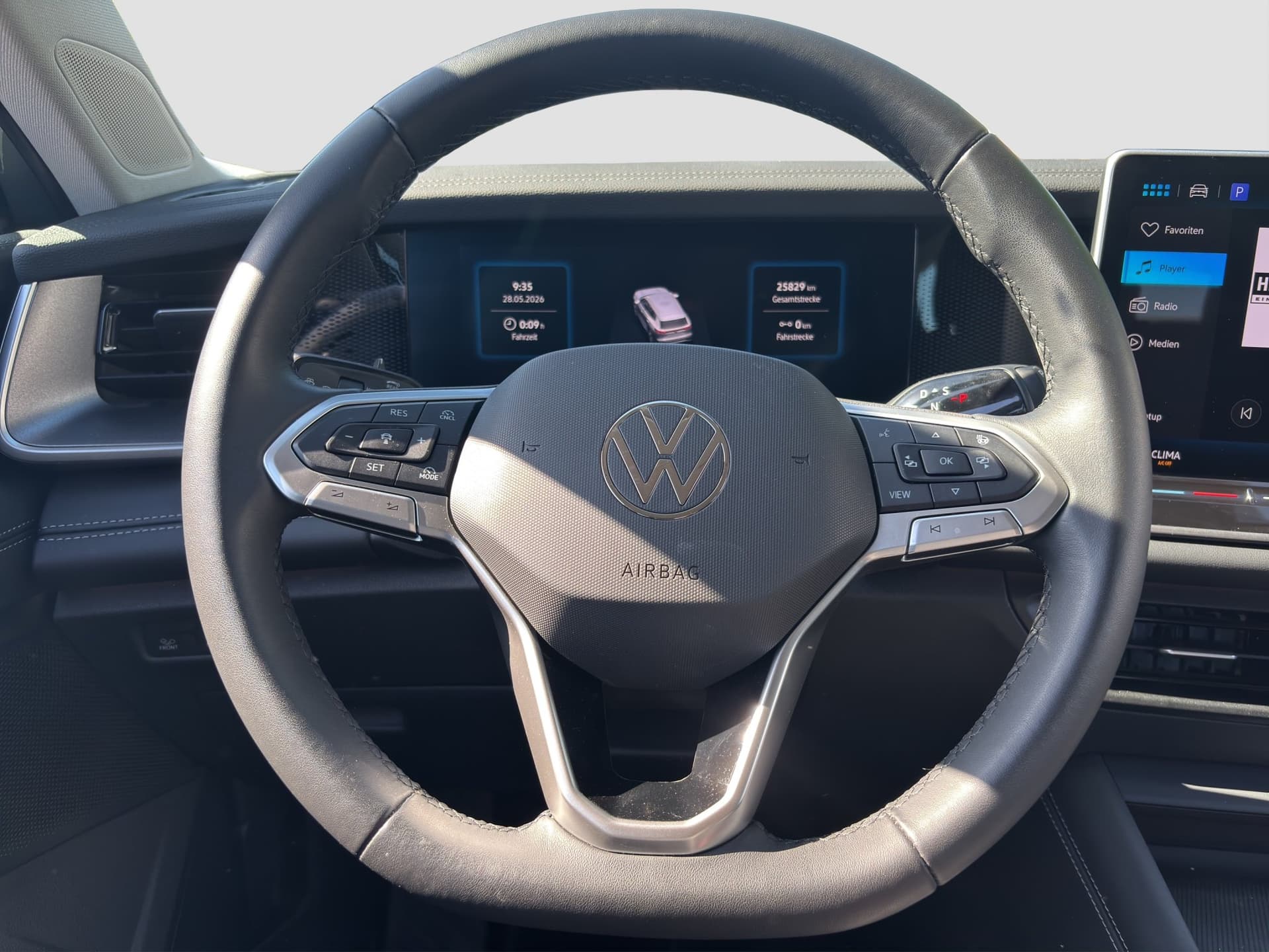 Volkswagen Tayron Life 2.0 TDI 193 PS 4M AHK NAVI ACC KAMERA Bild 10