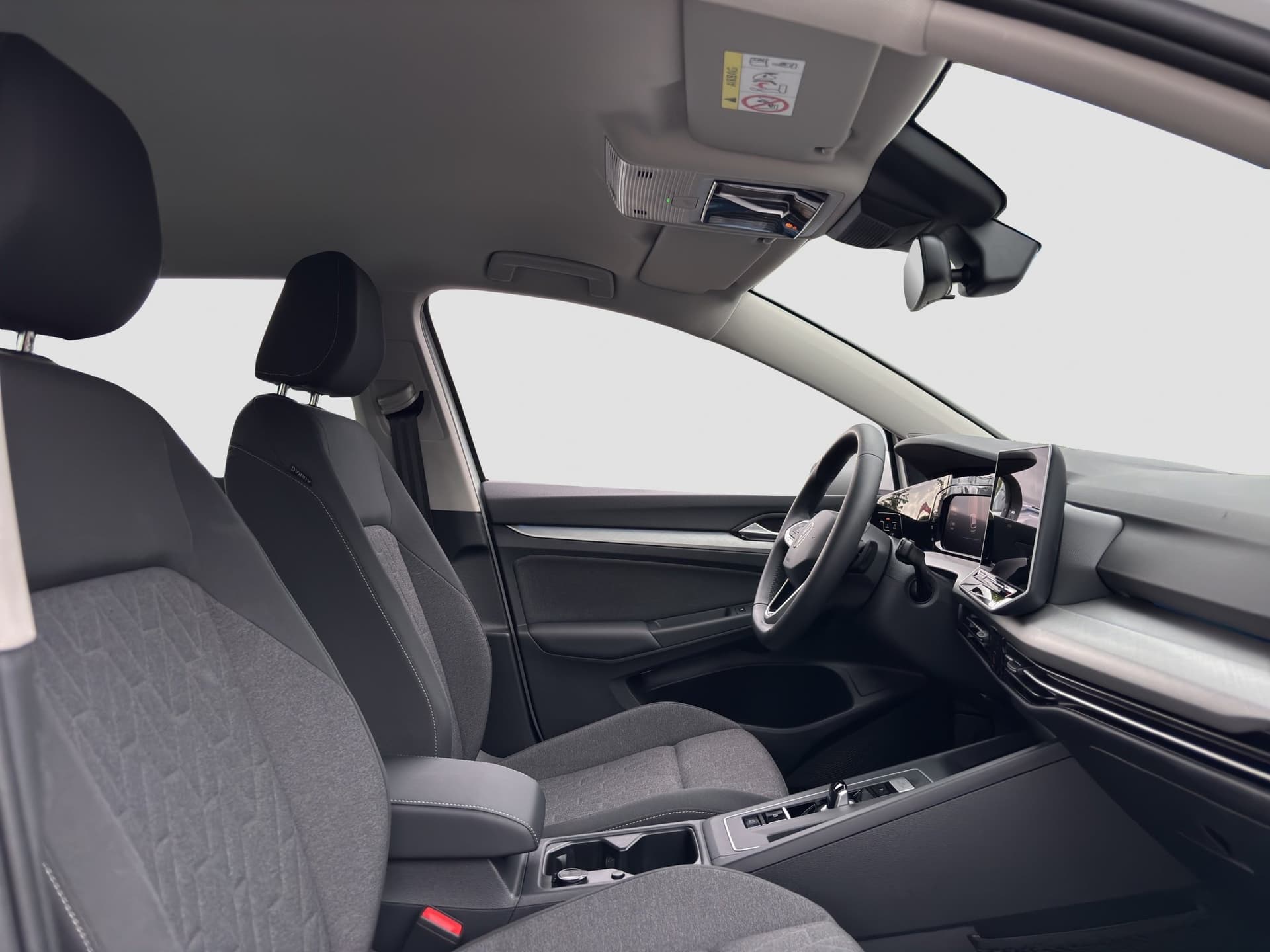 Volkswagen Golf Life 1.5 eTSI 115 PS DSG Standheizung Kamera Bild 13