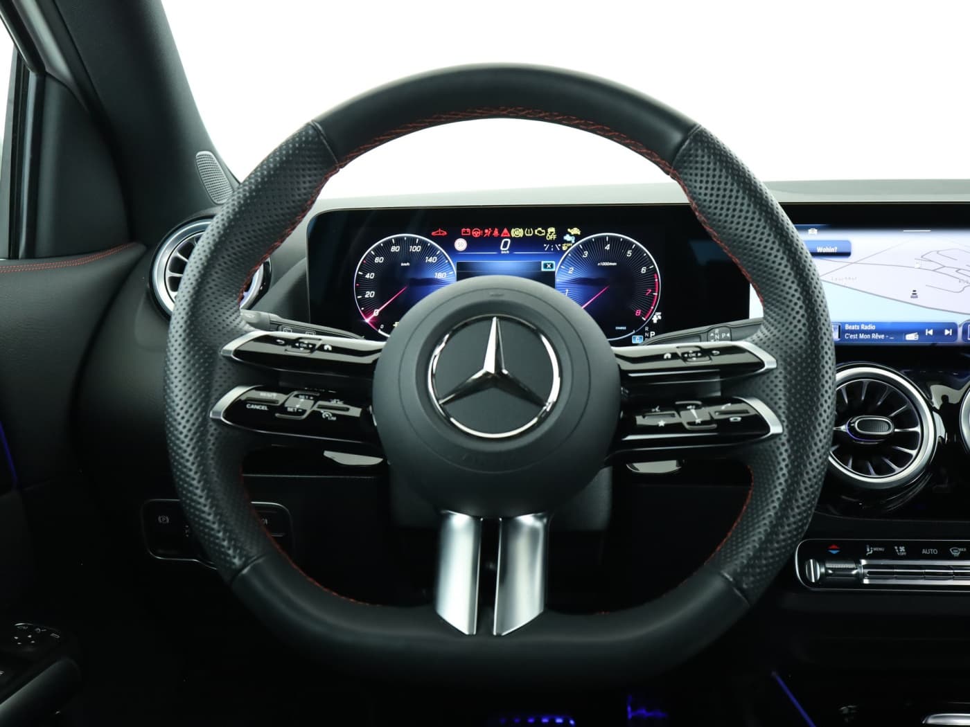 Mercedes-Benz GLA 200 Bild 11