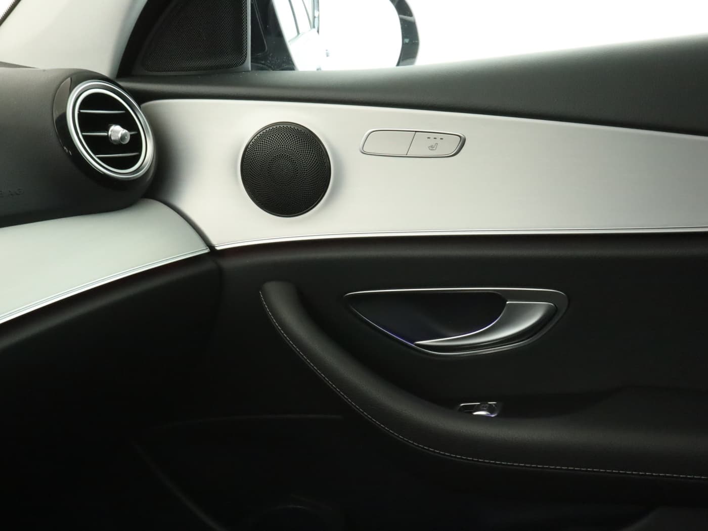 Mercedes-Benz E 300 de 4M T Bild 16