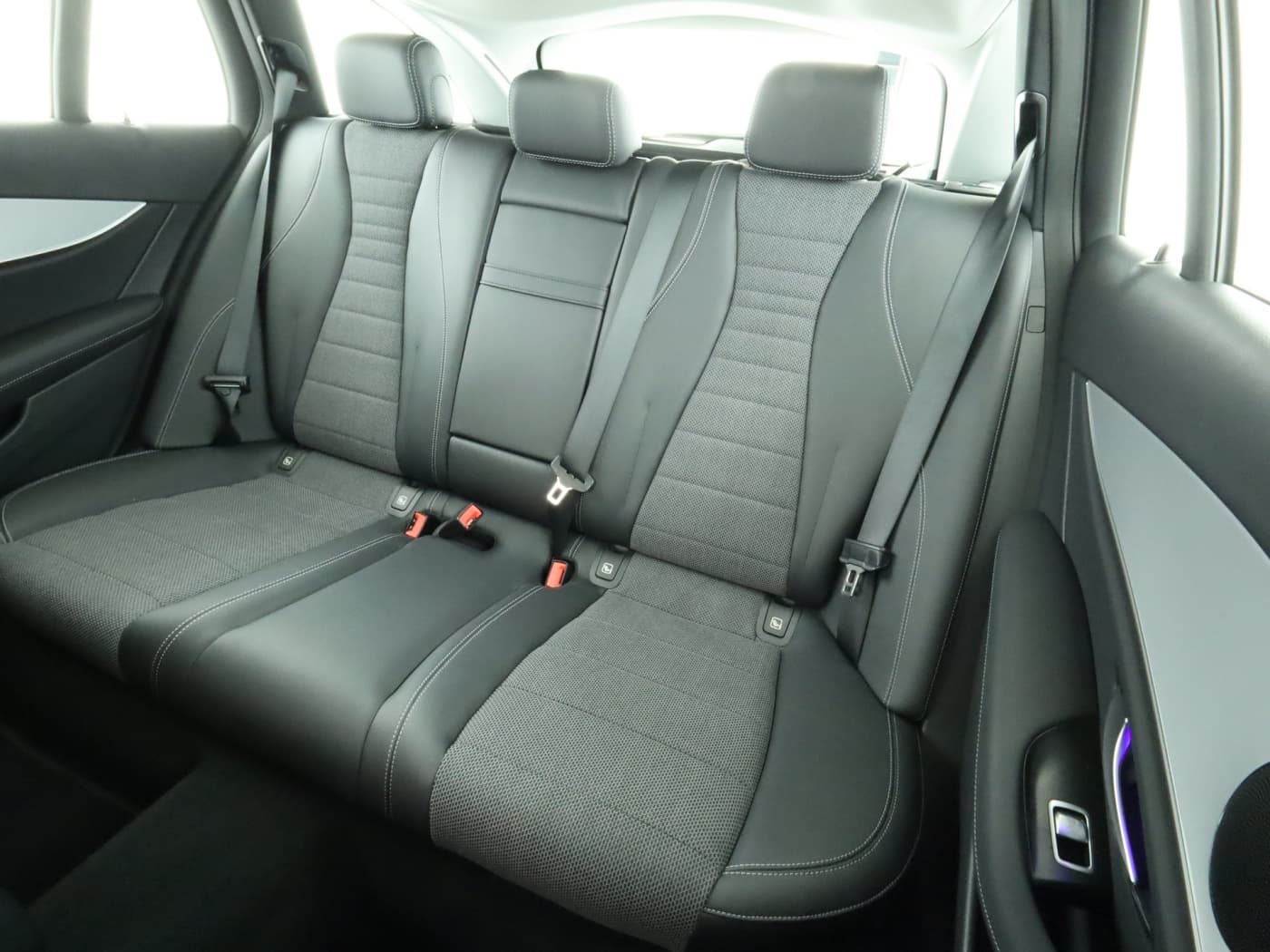 Mercedes-Benz E 300 de 4M T Bild 18