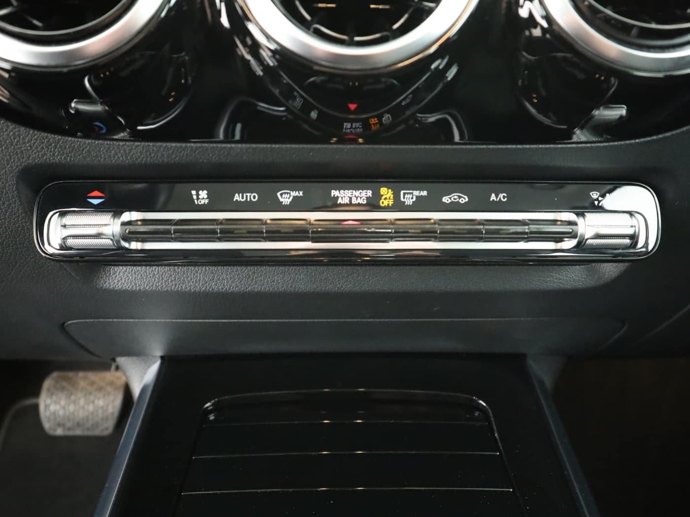 Mercedes-Benz GLA 200 4M Bild 14