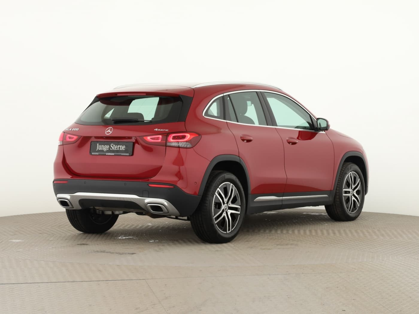 Mercedes-Benz GLA 200 4M Bild 6