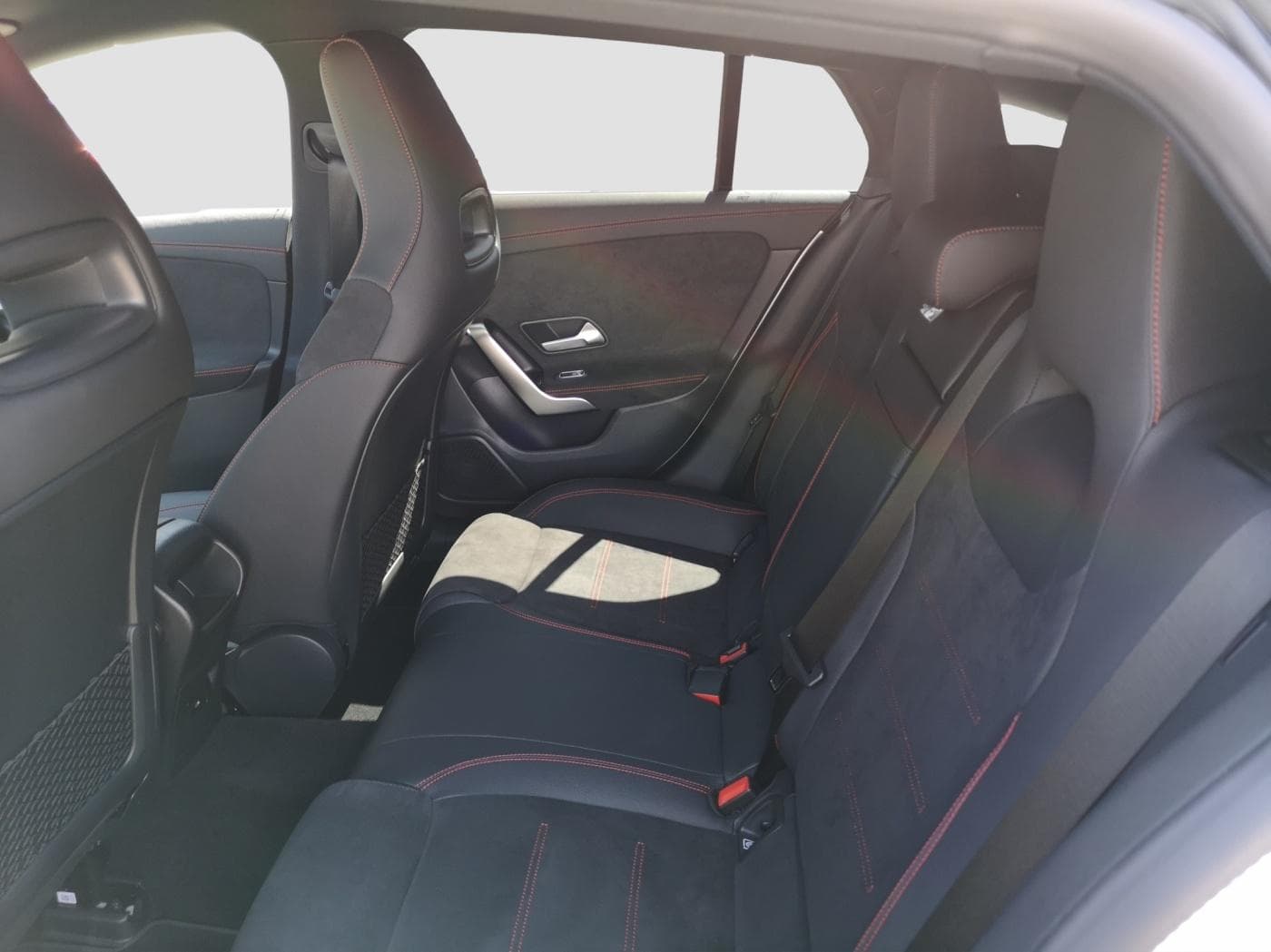 Mercedes-Benz CLA 200 SB Bild 15