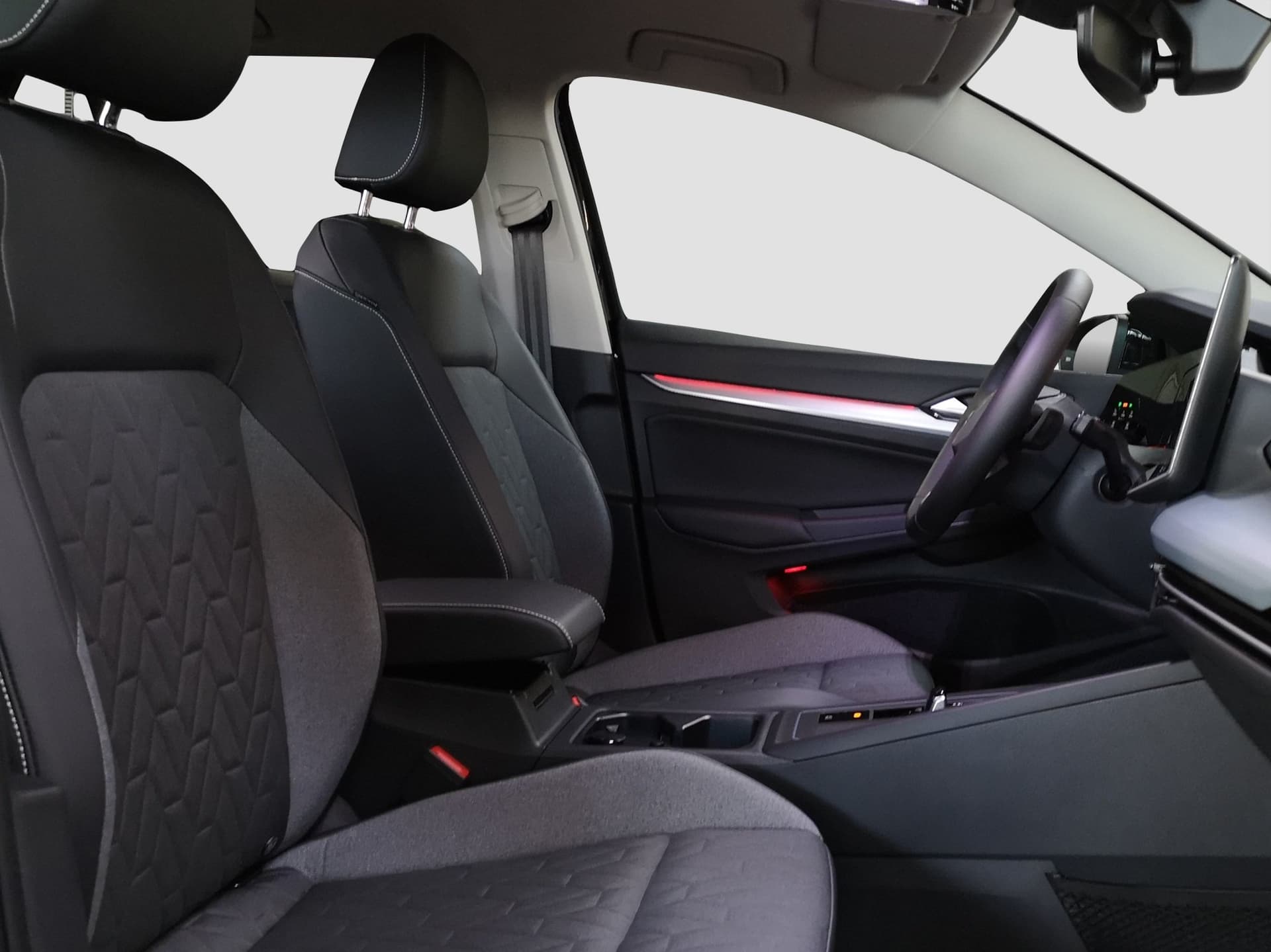 Volkswagen Golf Life 1.5 l eTSI OPF  DSG Bild 13