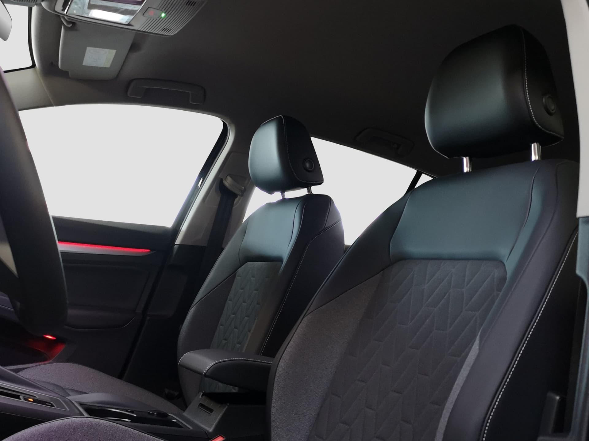 Volkswagen Golf Life 1.5 l eTSI OPF  DSG Bild 14