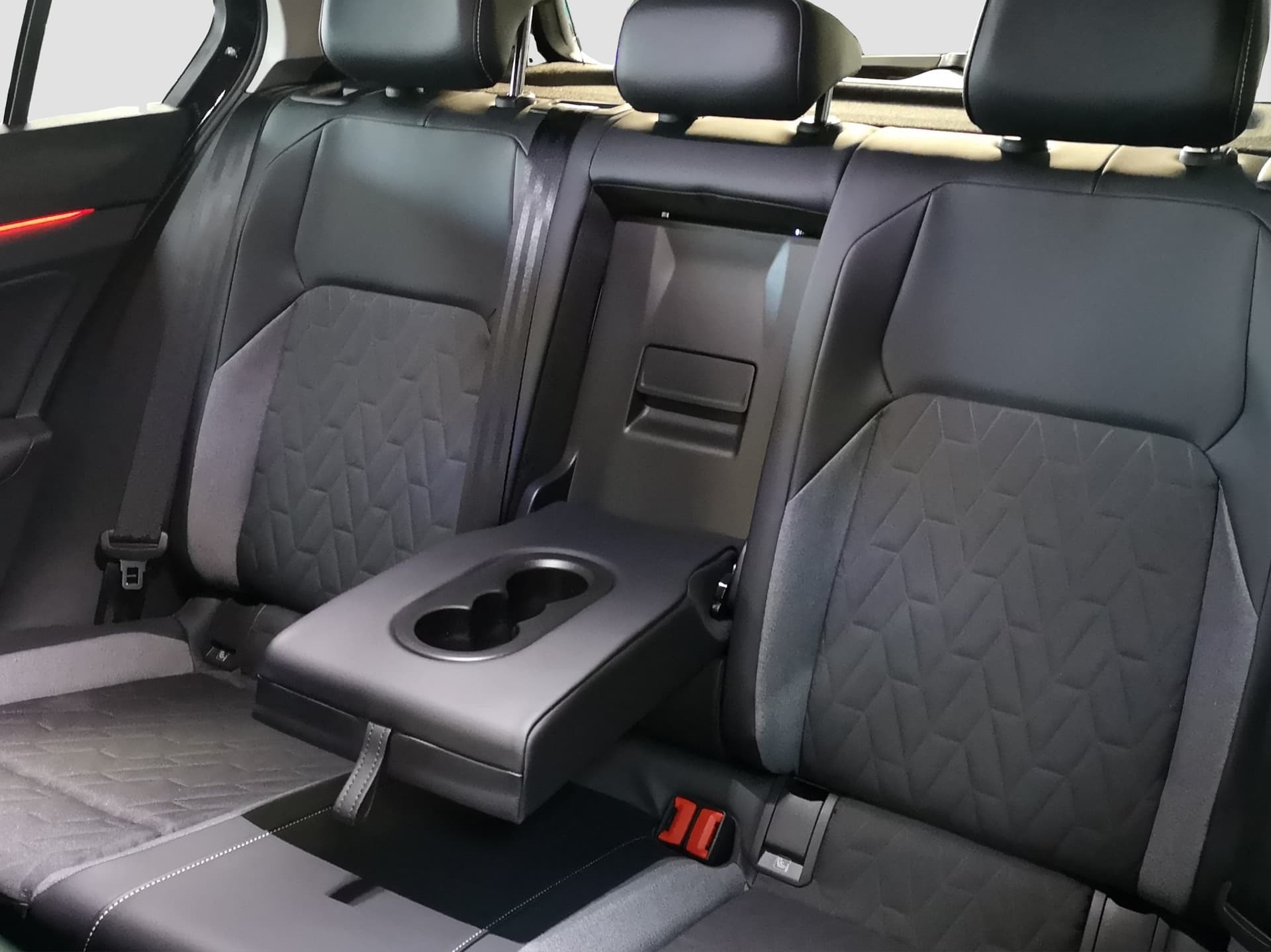 Volkswagen Golf Life 1.5 l eTSI OPF  DSG Bild 15