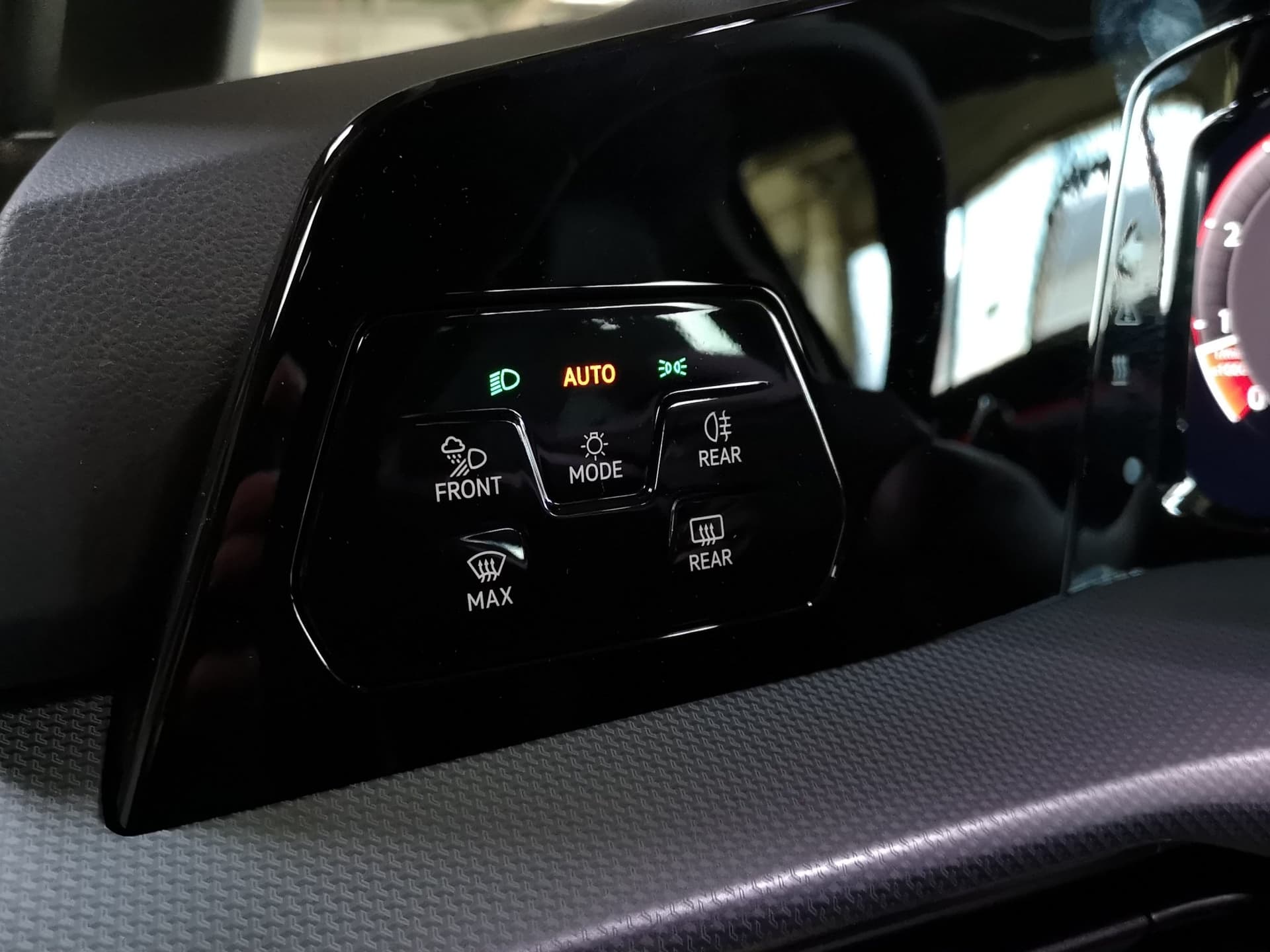 Volkswagen Golf Life 1.5 l eTSI OPF  DSG Bild 20