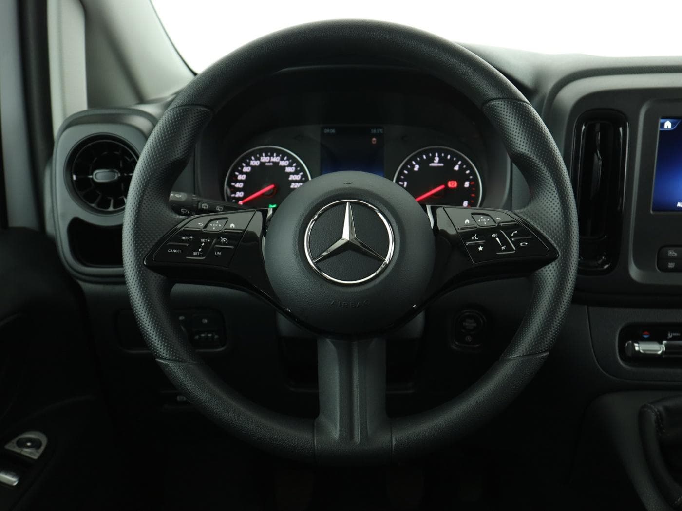 Mercedes-Benz Vito 116 CDI Mixto Bild 11