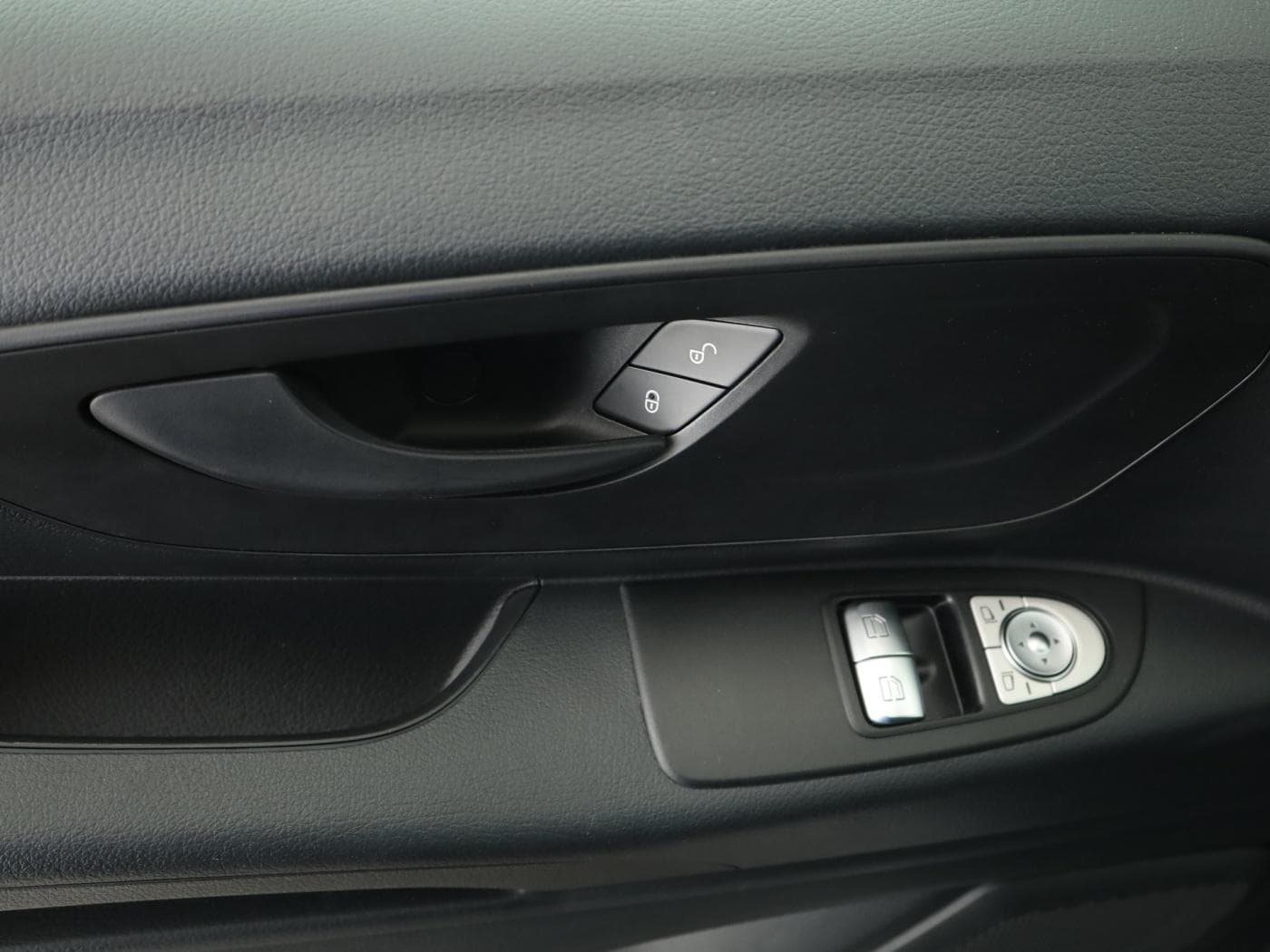 Mercedes-Benz Vito 116 CDI Mixto Bild 20