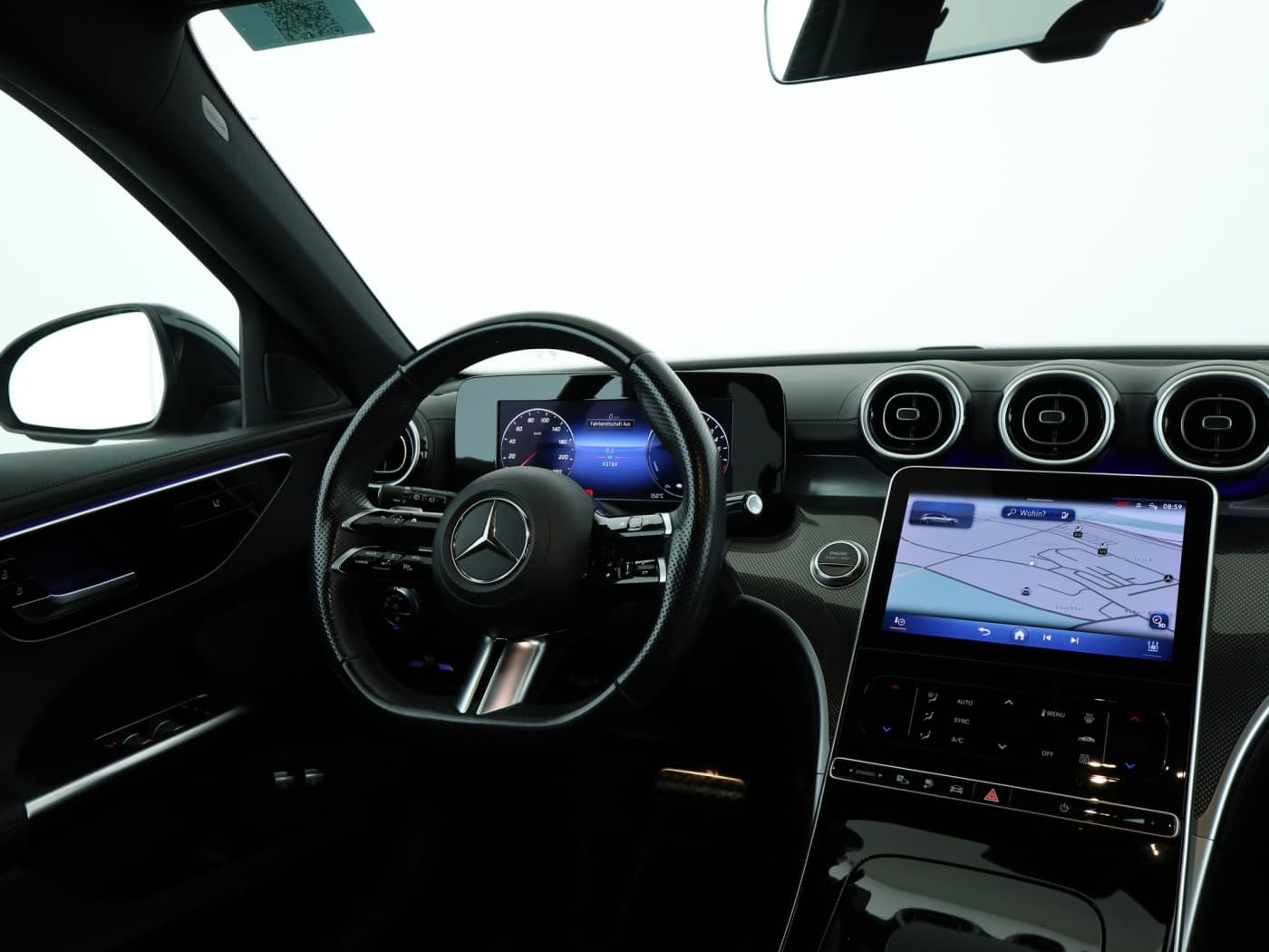 Mercedes-Benz C 300 e T Bild 10