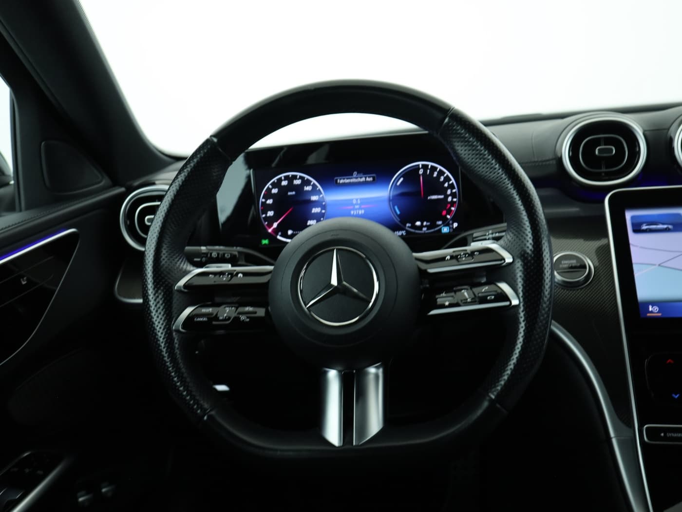 Mercedes-Benz C 300 e T Bild 11