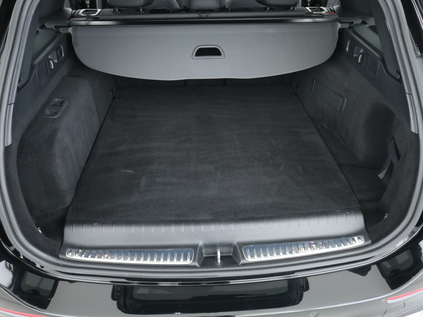 Mercedes-Benz C 300 e T Bild 22