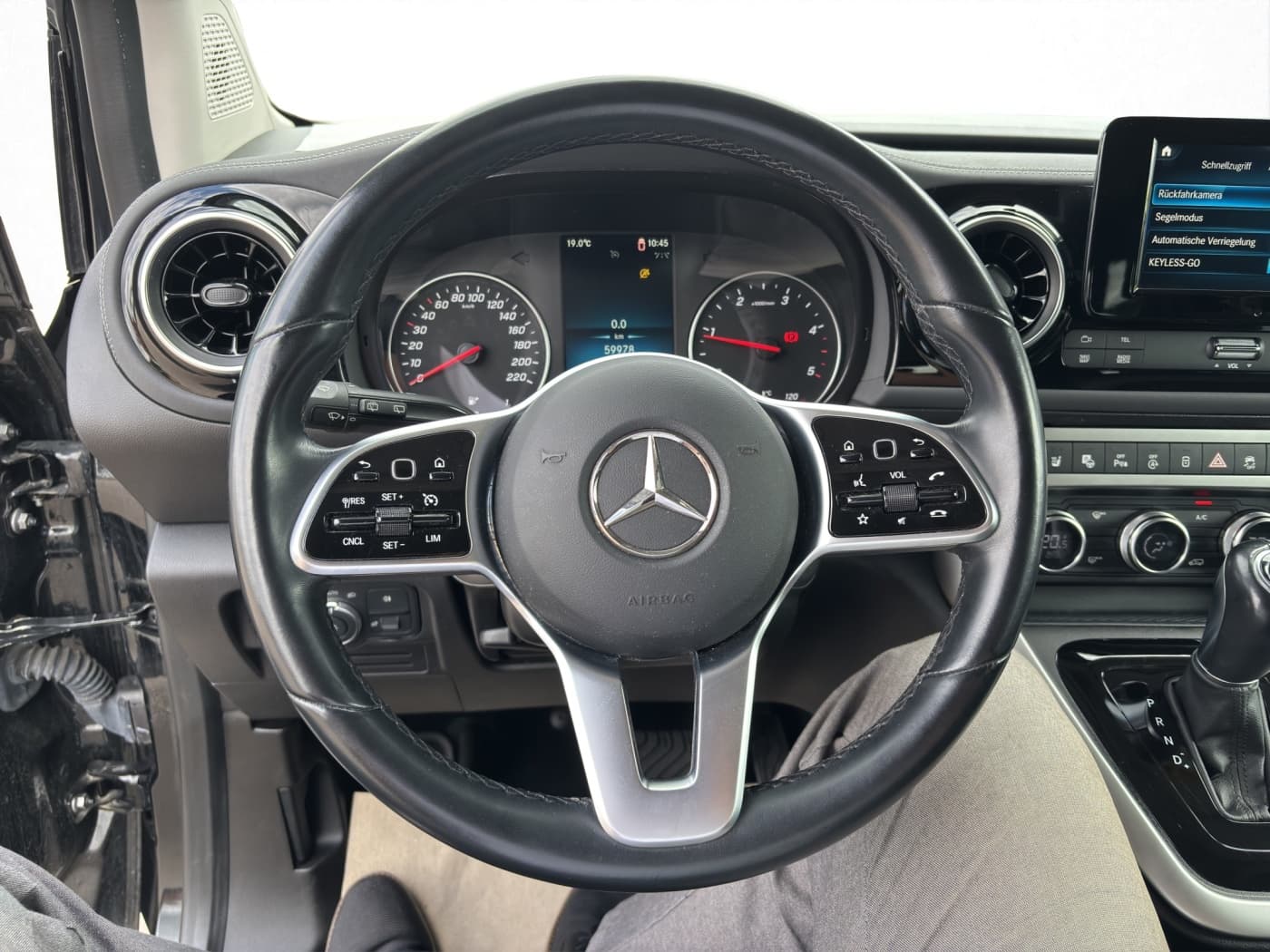 Mercedes-Benz T 180 d PROGRESSIVE Standard Bild 10