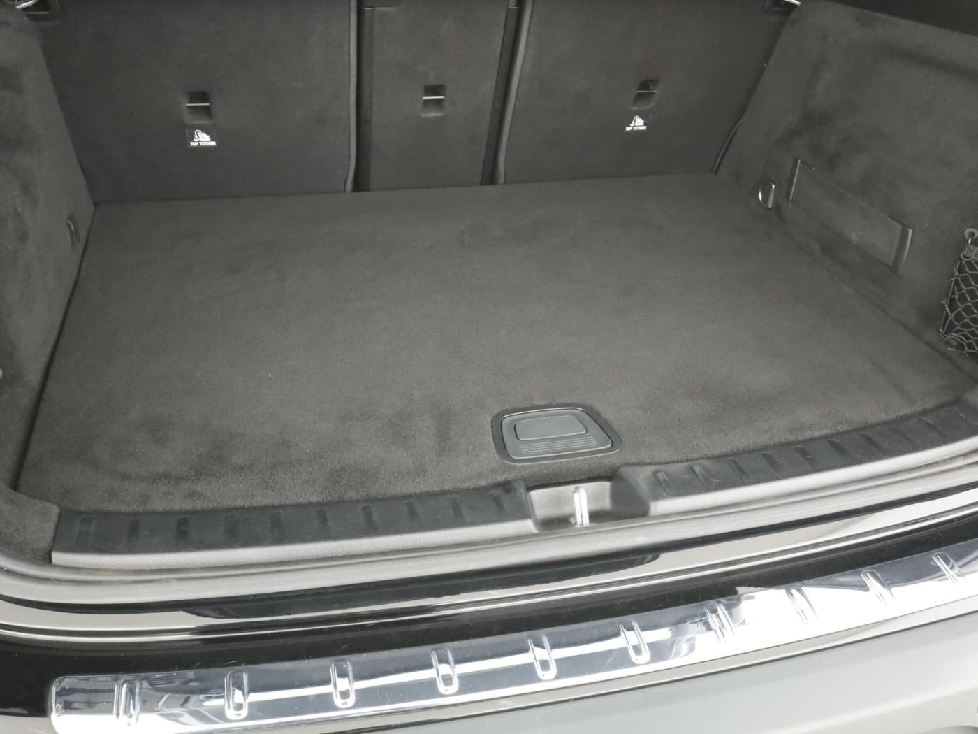 Mercedes-Benz EQA 300 4M Bild 22