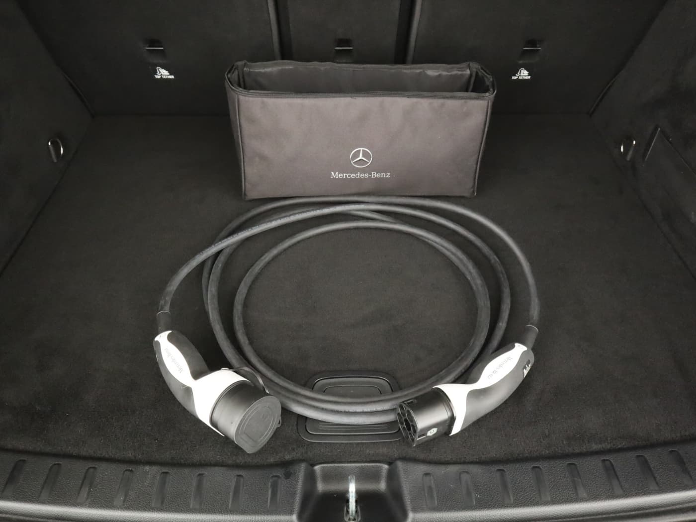 Mercedes-Benz EQA 300 4M Bild 25