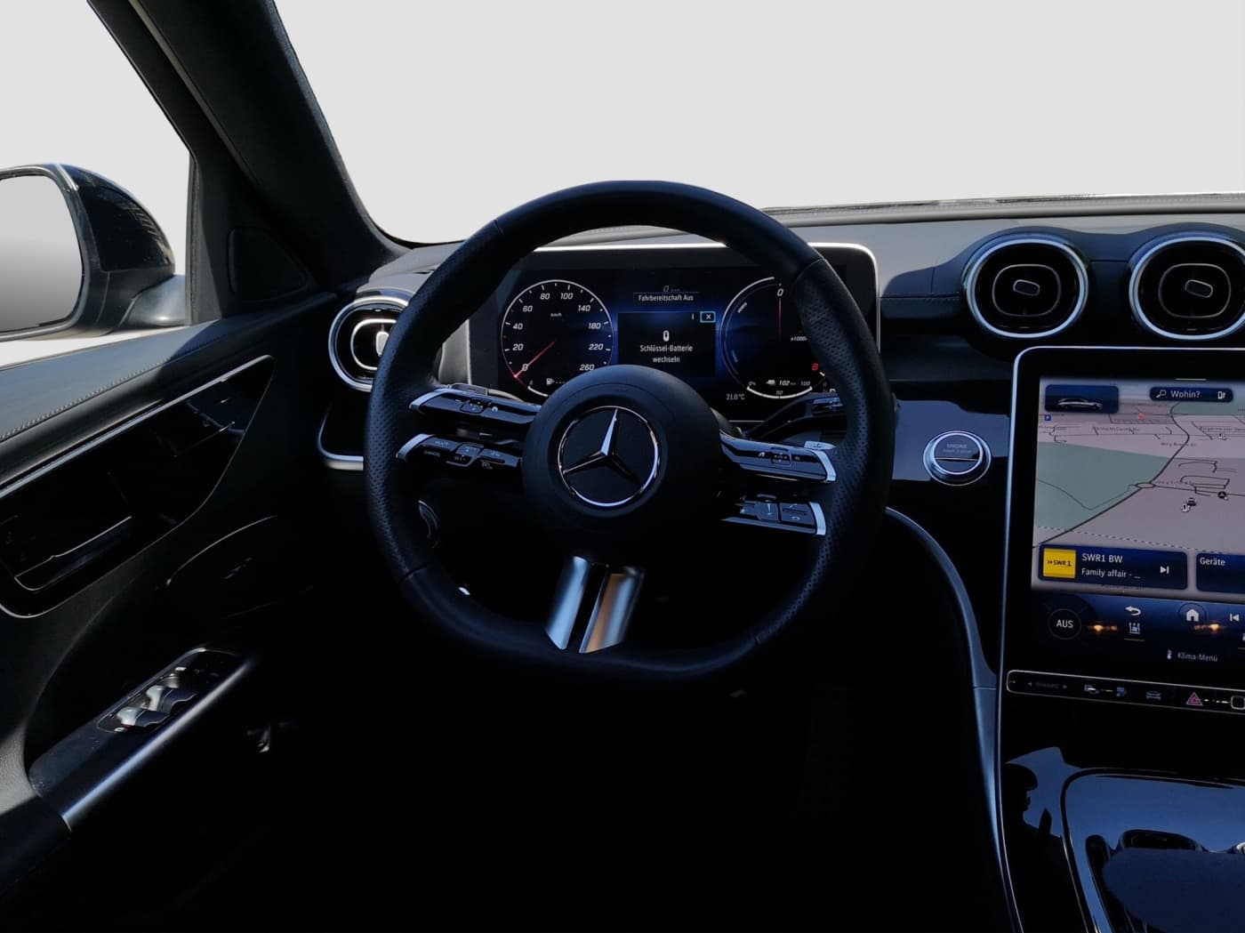 Mercedes-Benz C 300 e T Bild 10